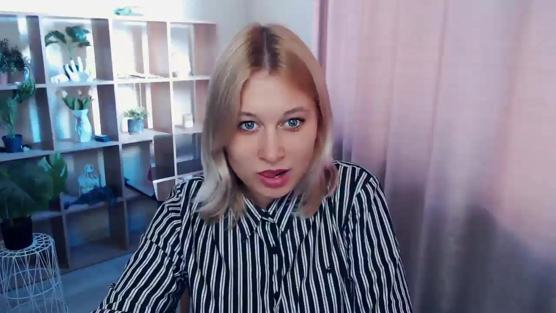 Gallery image thumbnail from Kukla_kolduna's myfreecams stream on, 04/03/2025, 15:45 image 11 of 20