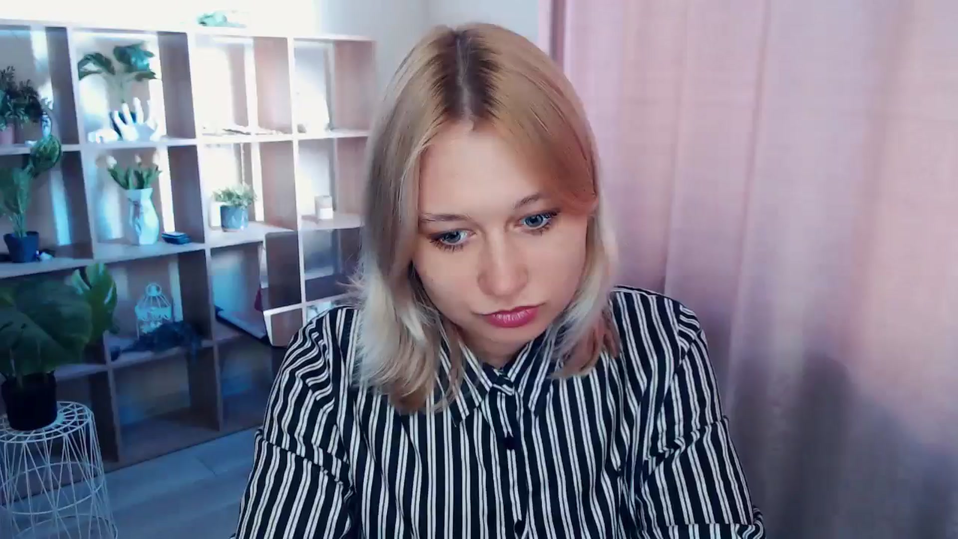 Gallery image thumbnail from Kukla_kolduna's myfreecams stream on, 04/03/2025, 15:45 image 7 of 20
