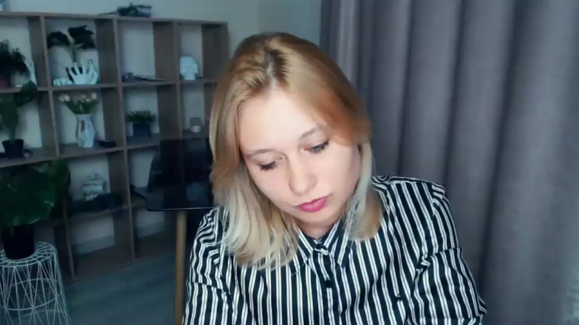 Gallery image thumbnail from Kukla_kolduna's myfreecams stream on, 04/03/2025, 16:58 image 13 of 20