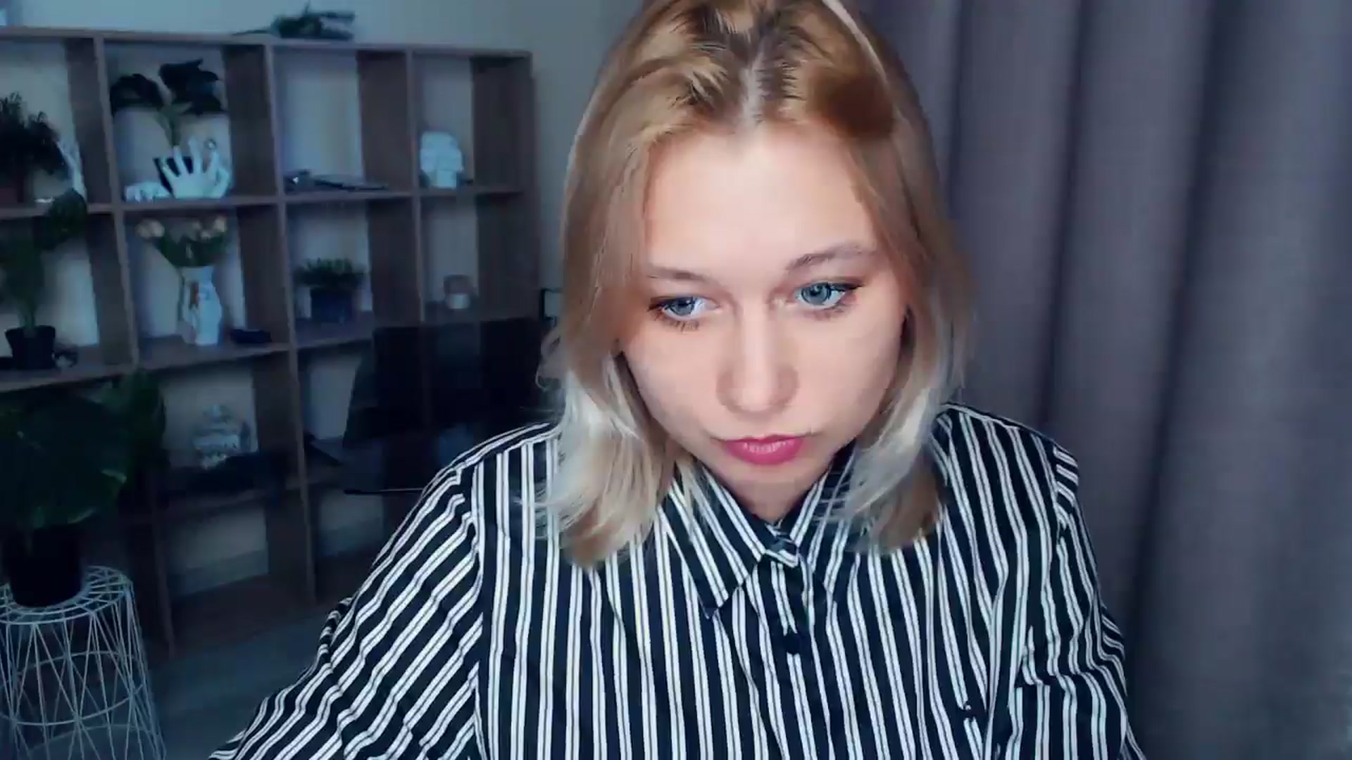 Gallery image thumbnail from Kukla_kolduna's myfreecams stream on, 04/03/2025, 16:58 image 9 of 20
