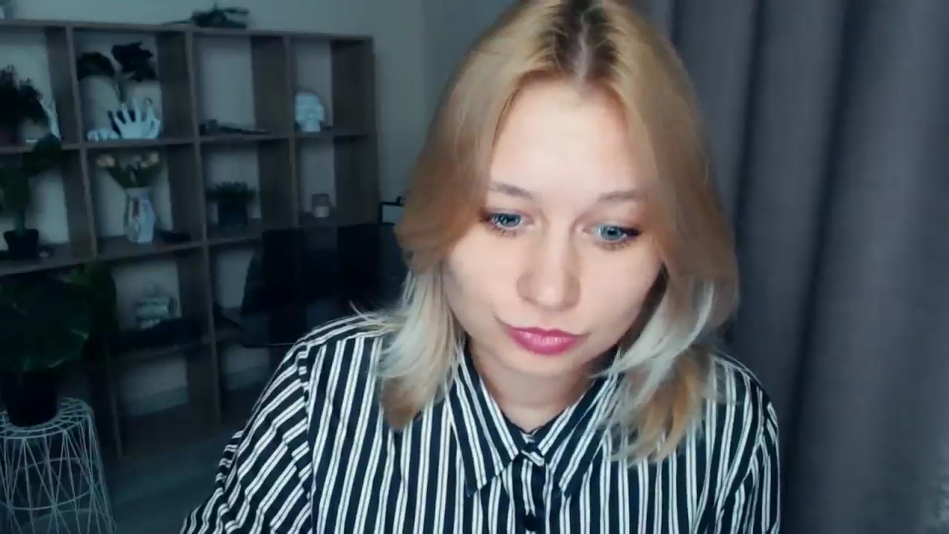 Gallery image thumbnail from Kukla_kolduna's myfreecams stream on, 04/03/2025, 16:58 image 15 of 20