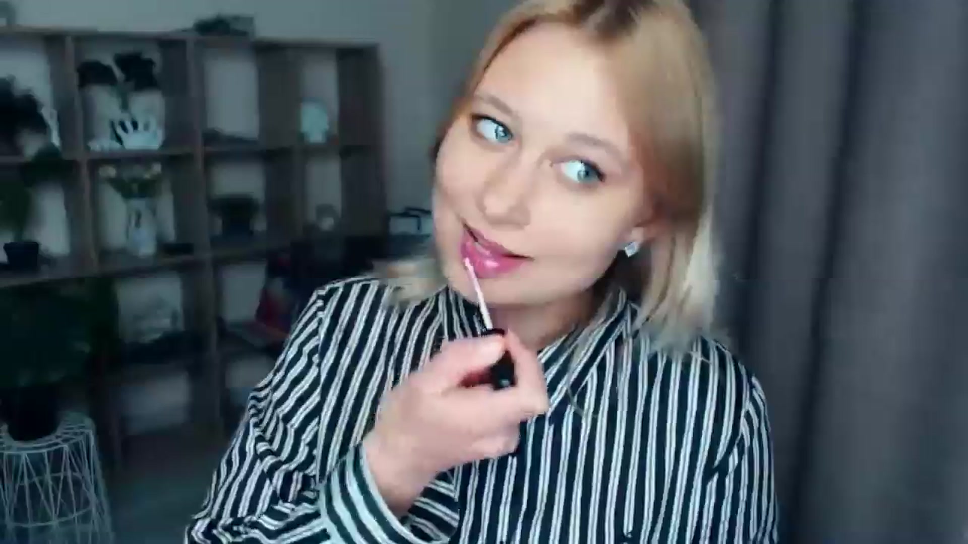 Gallery image thumbnail from Kukla_kolduna's myfreecams stream on, 04/03/2025, 17:39 image 12 of 20