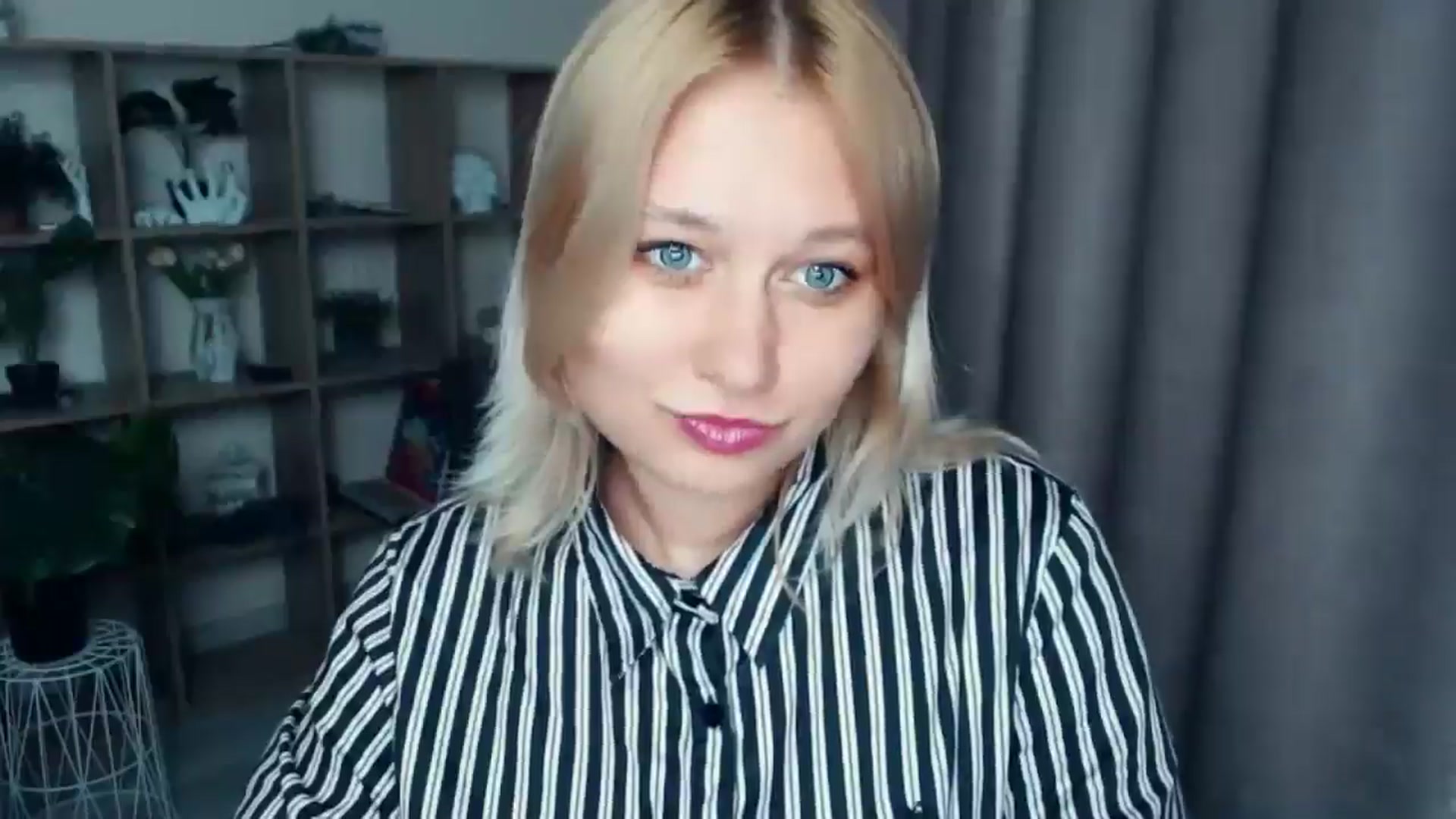Gallery image thumbnail from Kukla_kolduna's myfreecams stream on, 04/03/2025, 17:39 image 14 of 20