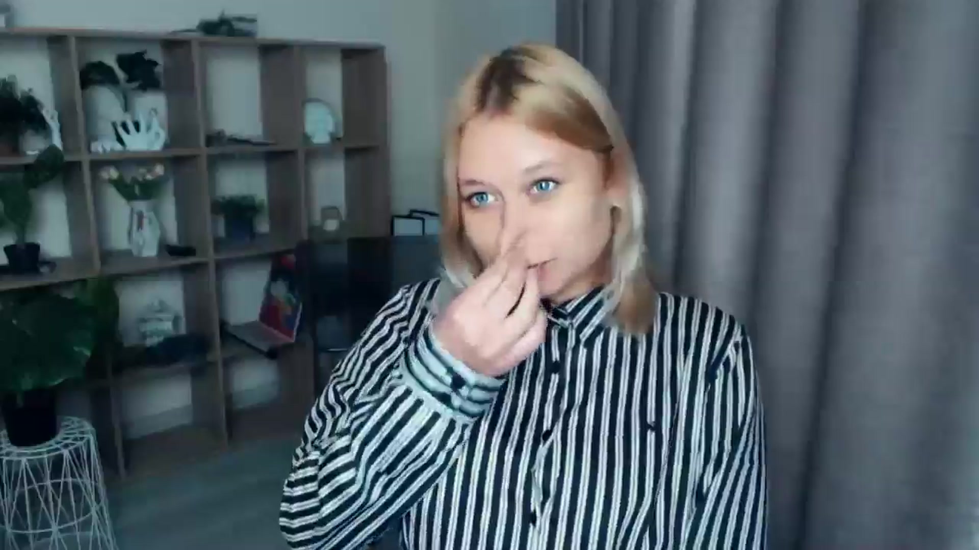 Gallery image thumbnail from Kukla_kolduna's myfreecams stream on, 04/03/2025, 17:39 image 9 of 20
