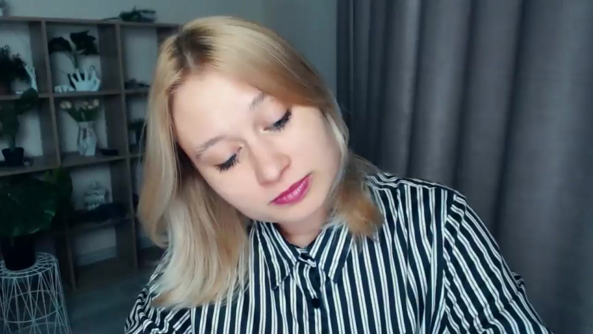 Gallery image thumbnail from Kukla_kolduna's myfreecams stream on, 04/03/2025, 17:39 image 20 of 20
