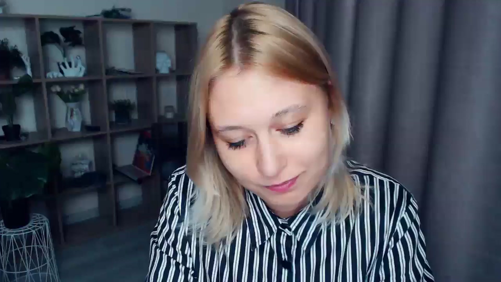 Gallery image thumbnail from Kukla_kolduna's myfreecams stream on, 04/03/2025, 17:39 image 2 of 20