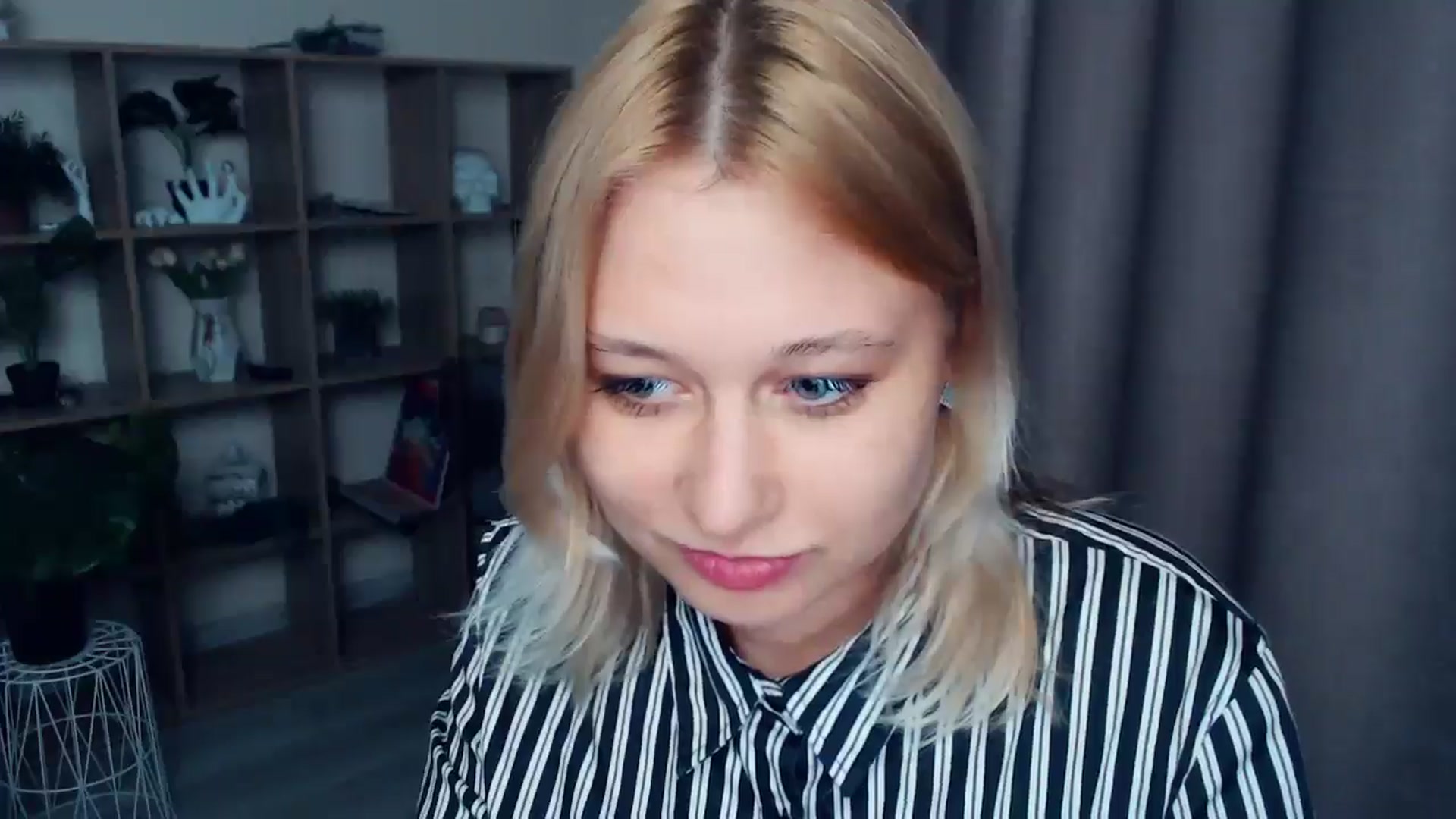 Gallery image thumbnail from Kukla_kolduna's myfreecams stream on, 04/03/2025, 17:39 image 7 of 20
