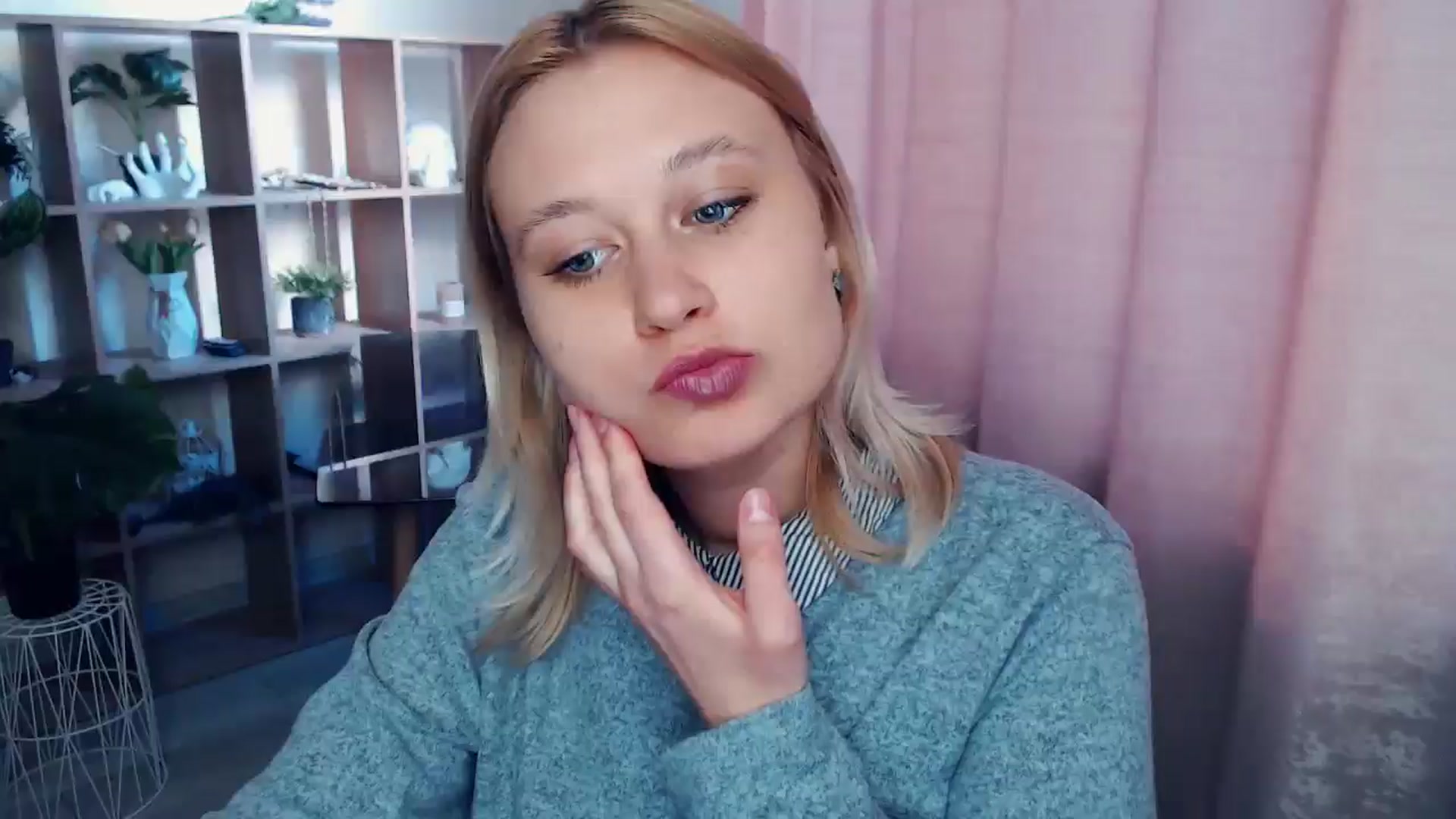 Gallery image thumbnail from Kukla_kolduna's myfreecams stream on, 04/04/2025, 16:02 image 7 of 20
