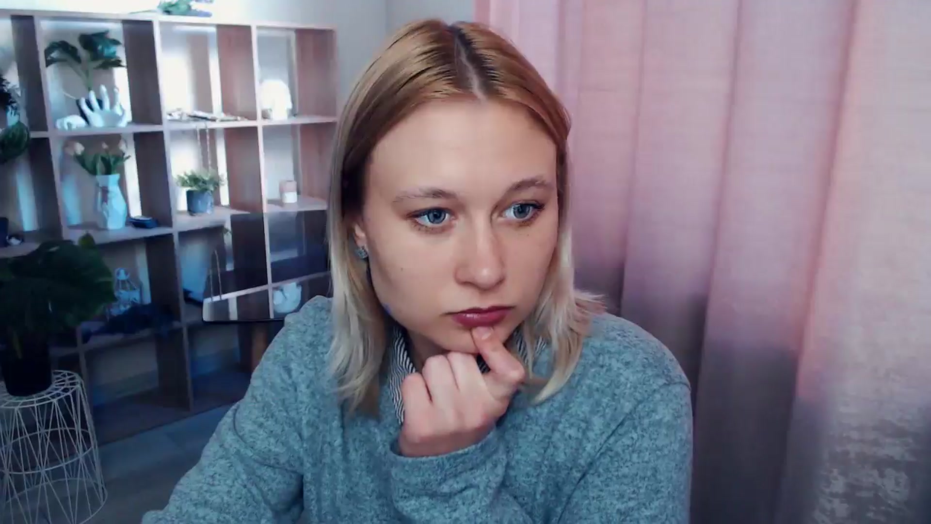 Gallery image thumbnail from Kukla_kolduna's myfreecams stream on, 04/04/2025, 16:02 image 6 of 20