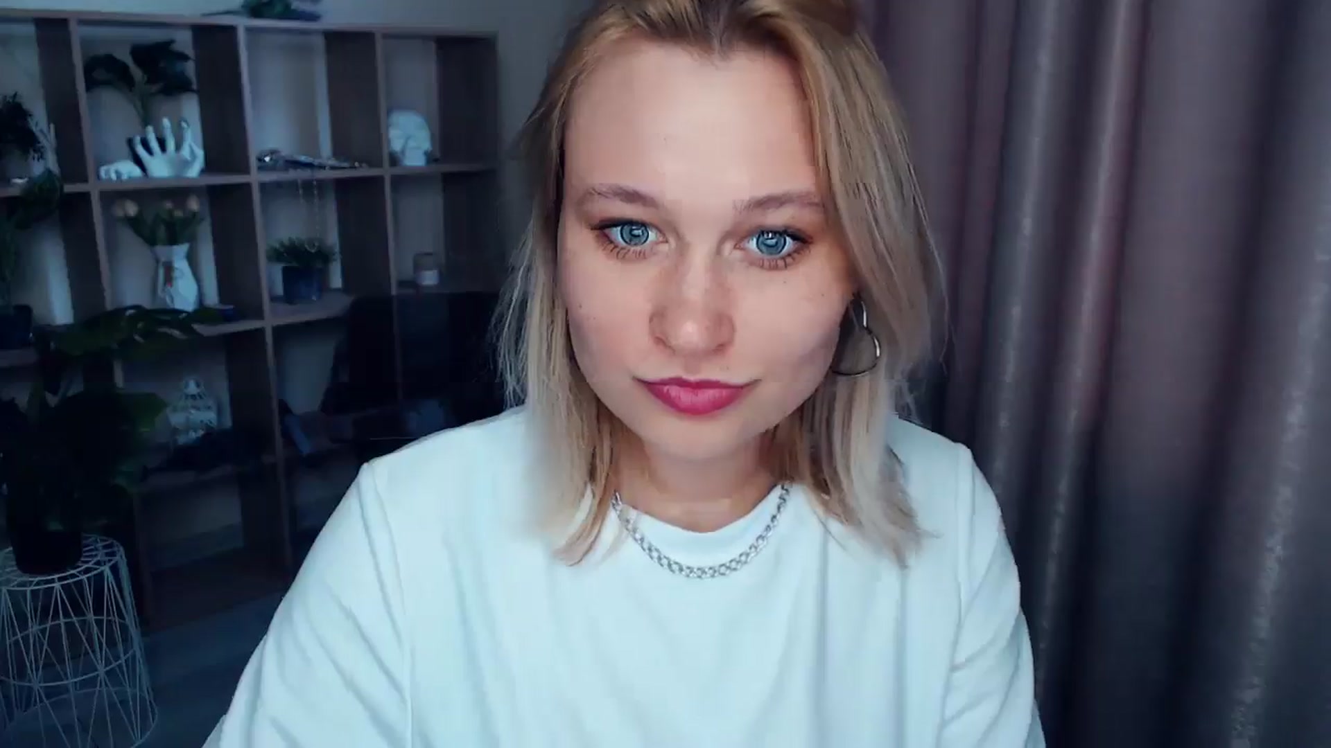 Gallery image thumbnail from Kukla_kolduna's myfreecams stream on, 04/05/2025, 15:18 image 18 of 20