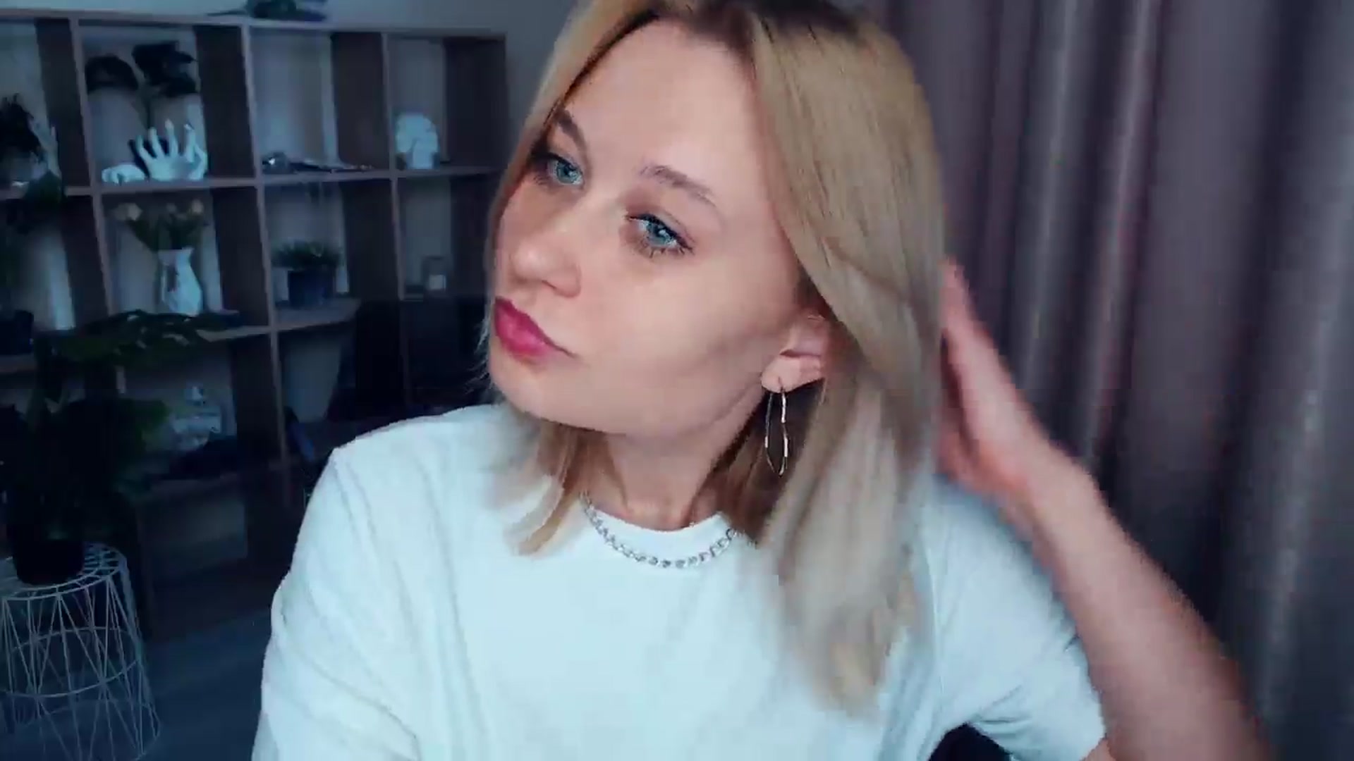 Gallery image thumbnail from Kukla_kolduna's myfreecams stream on, 04/05/2025, 15:18 image 19 of 20