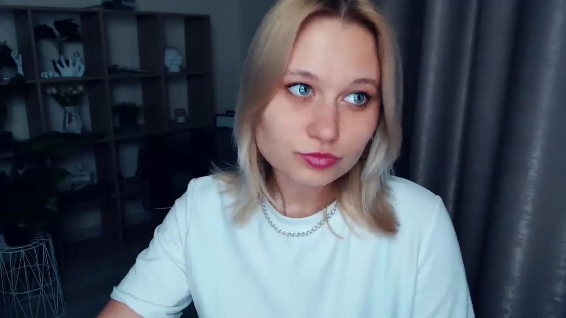 Gallery image thumbnail from Kukla_kolduna's myfreecams stream on, 04/05/2025, 17:45 image 4 of 20