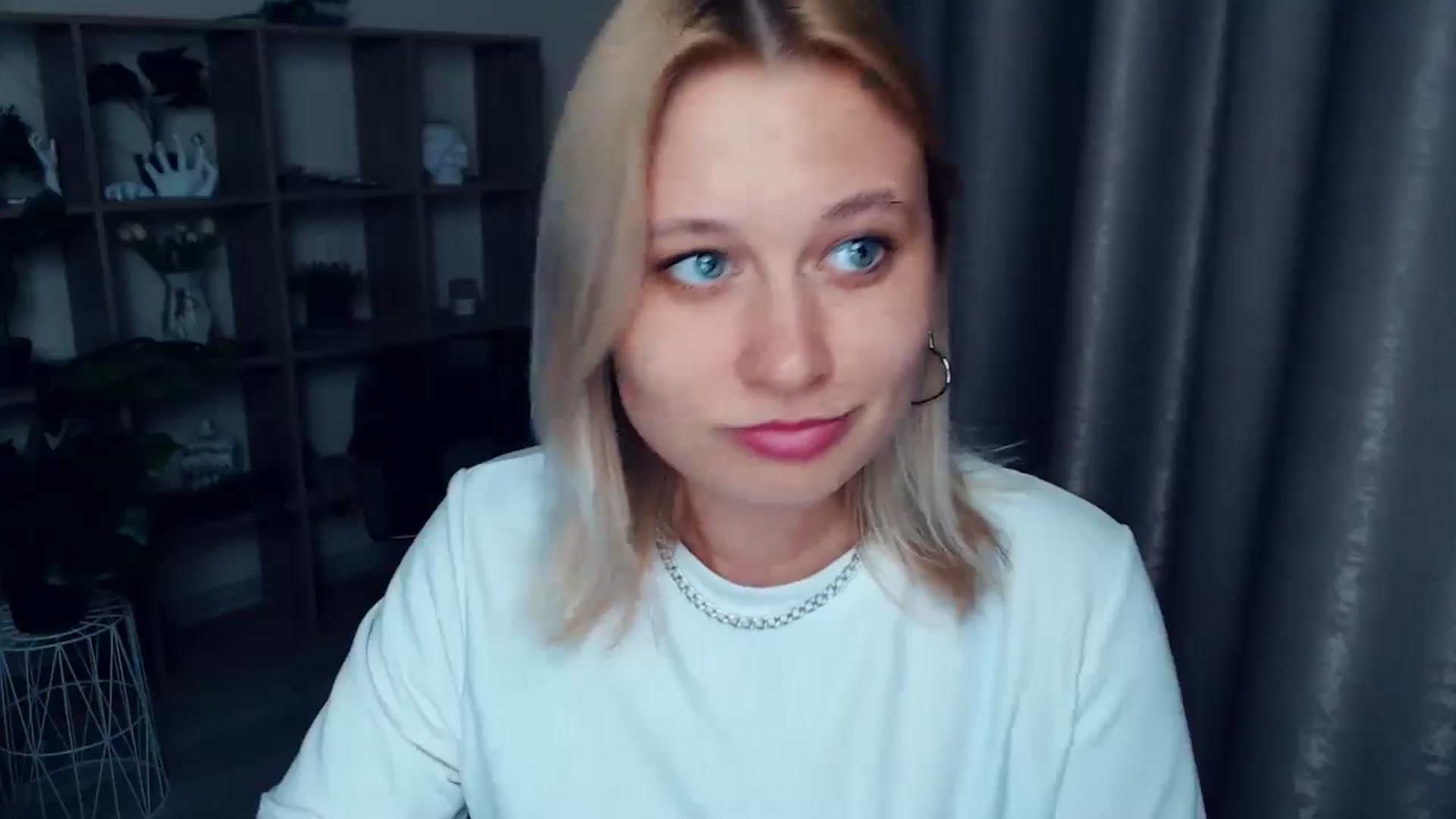 Gallery image thumbnail from Kukla_kolduna's myfreecams stream on, 04/05/2025, 17:45 image 20 of 20