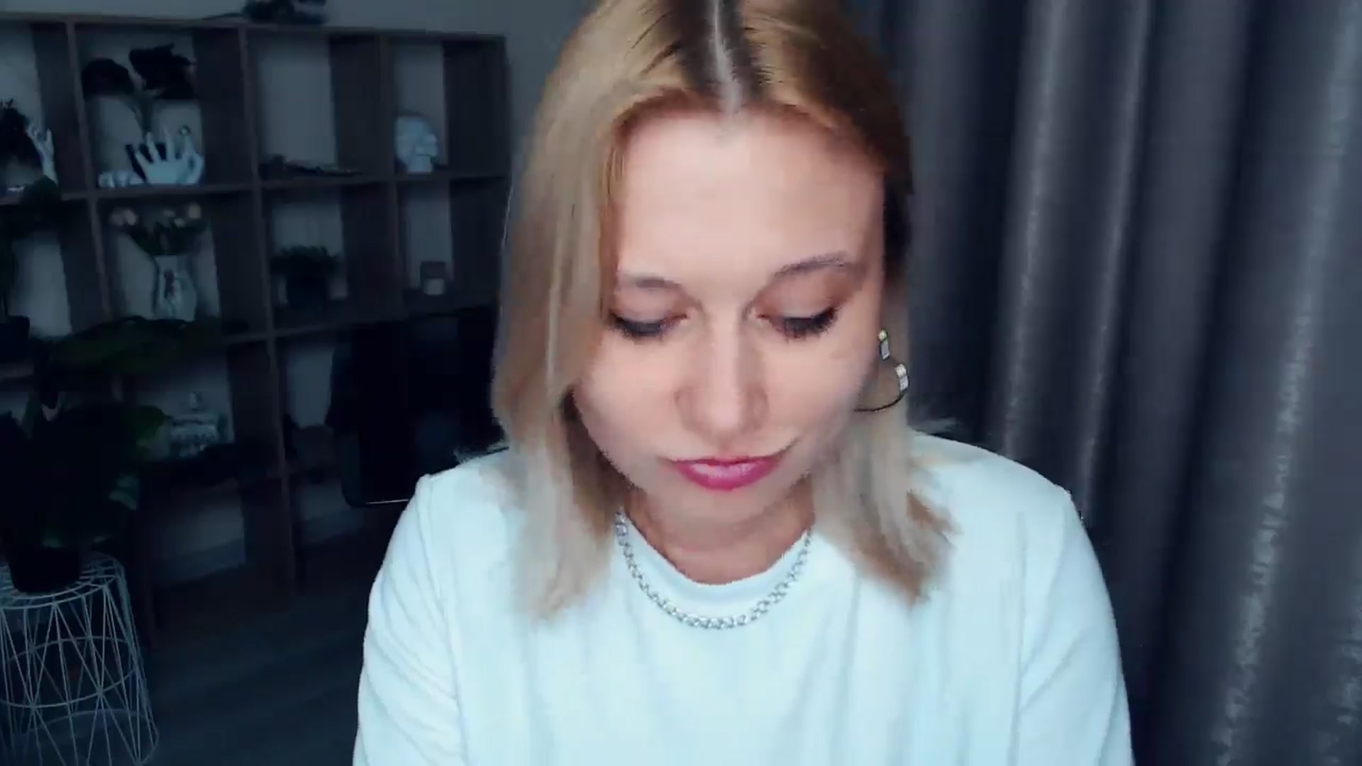Gallery image thumbnail from Kukla_kolduna's myfreecams stream on, 04/05/2025, 17:45 image 9 of 20