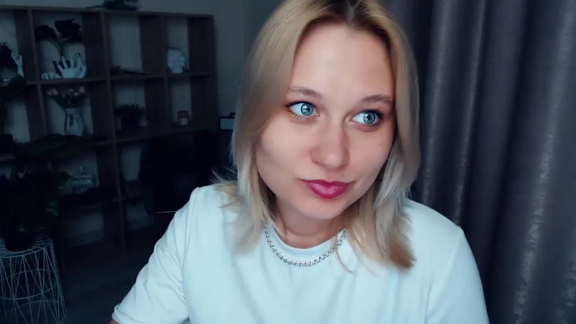 Gallery image thumbnail from Kukla_kolduna's myfreecams stream on, 04/05/2025, 17:45 image 2 of 20