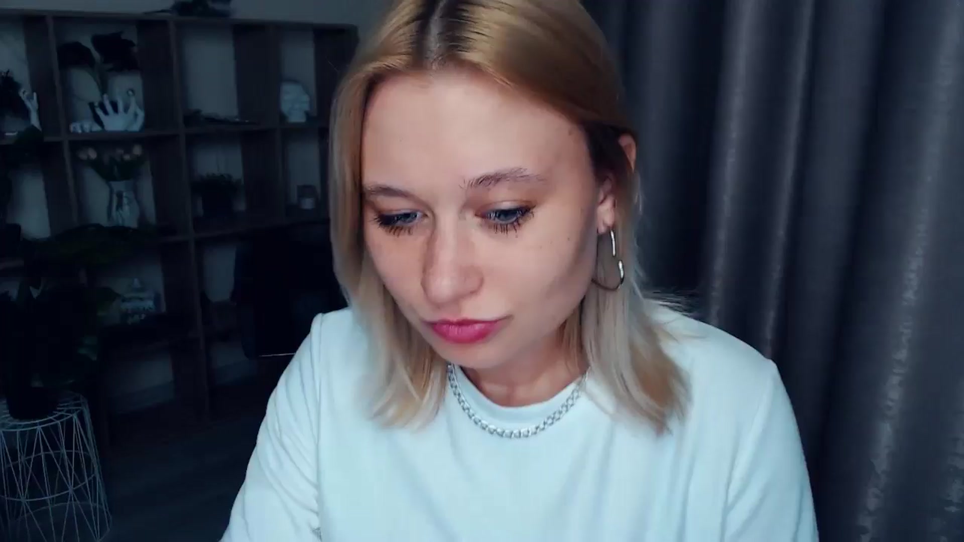 Gallery image thumbnail from Kukla_kolduna's myfreecams stream on, 04/05/2025, 17:45 image 13 of 20