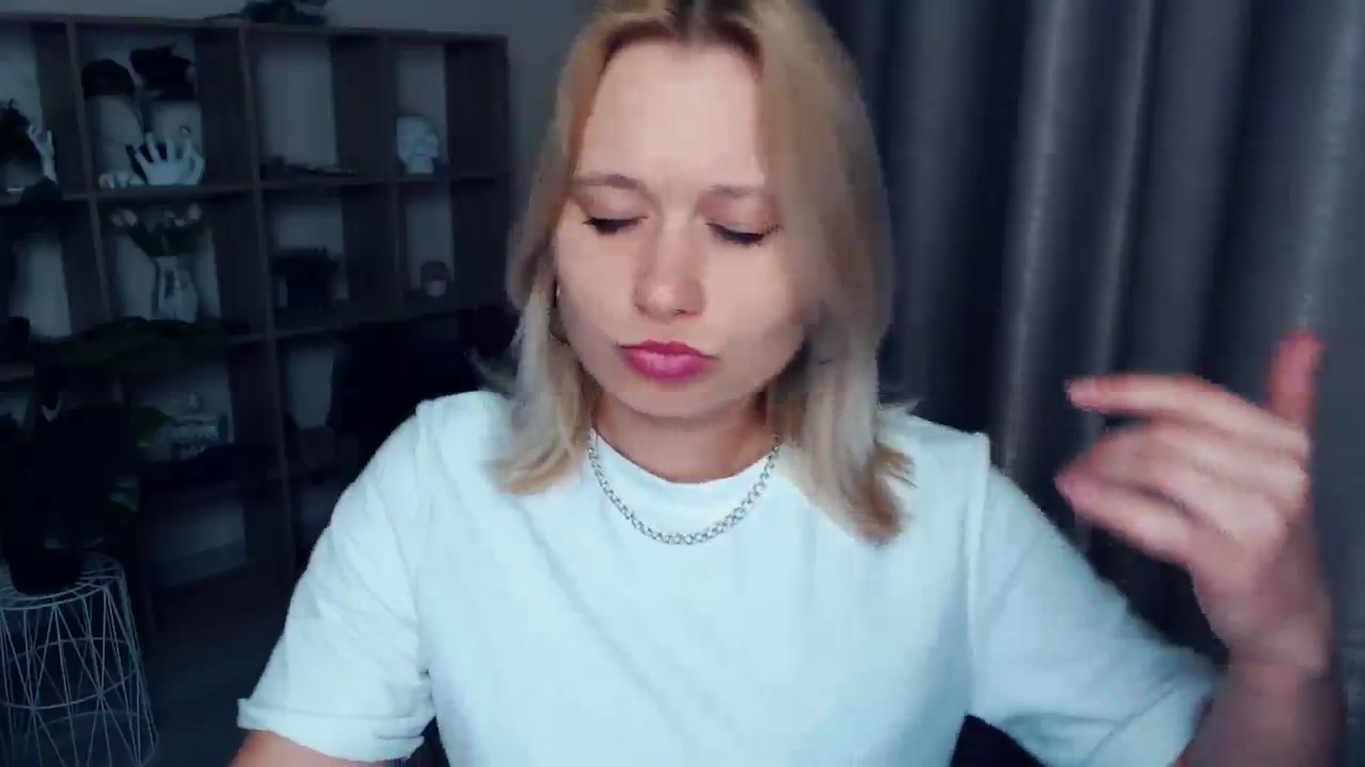 Gallery image thumbnail from Kukla_kolduna's myfreecams stream on, 04/05/2025, 17:45 image 8 of 20