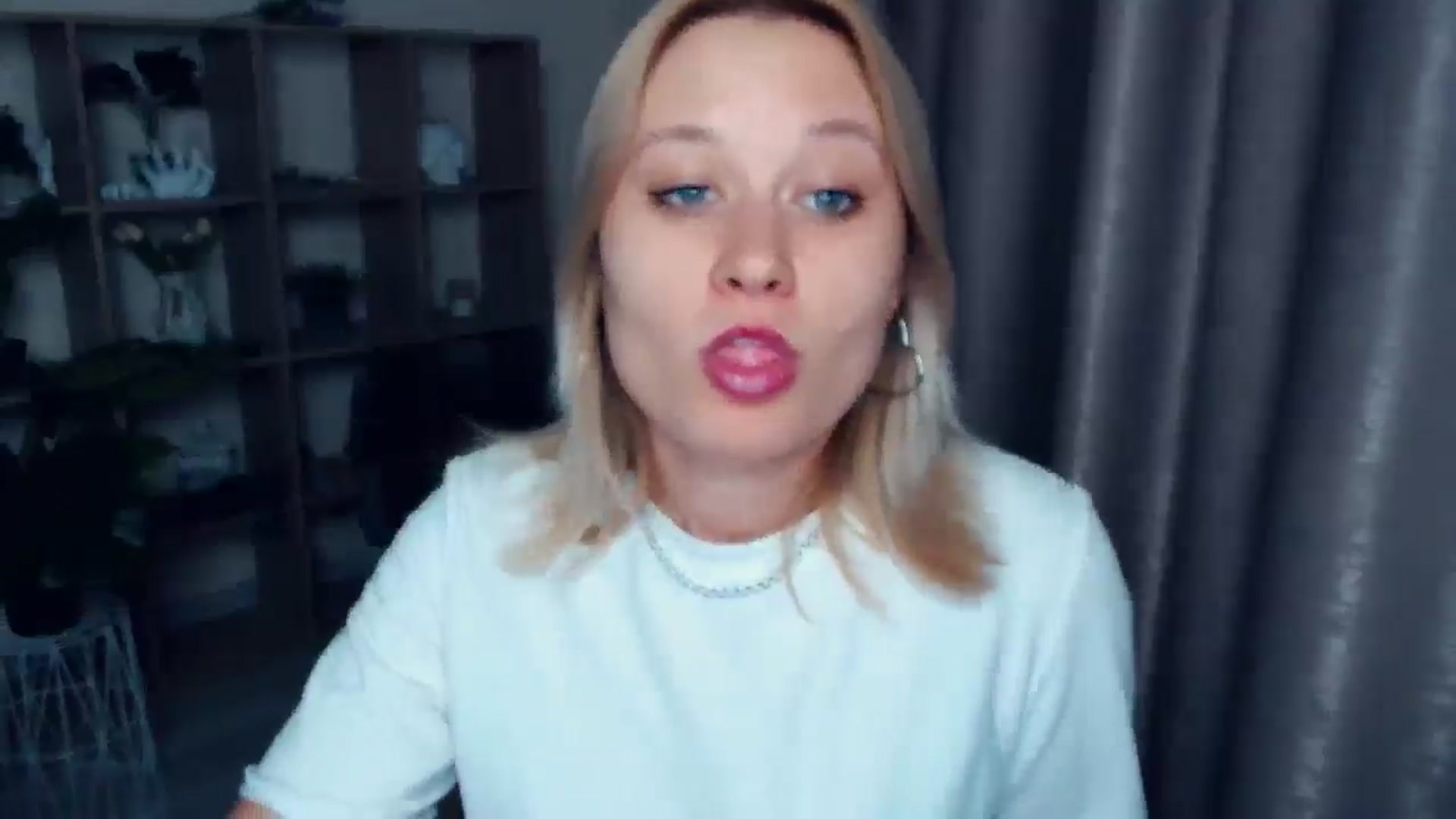 Gallery image thumbnail from Kukla_kolduna's myfreecams stream on, 04/05/2025, 17:45 image 5 of 20