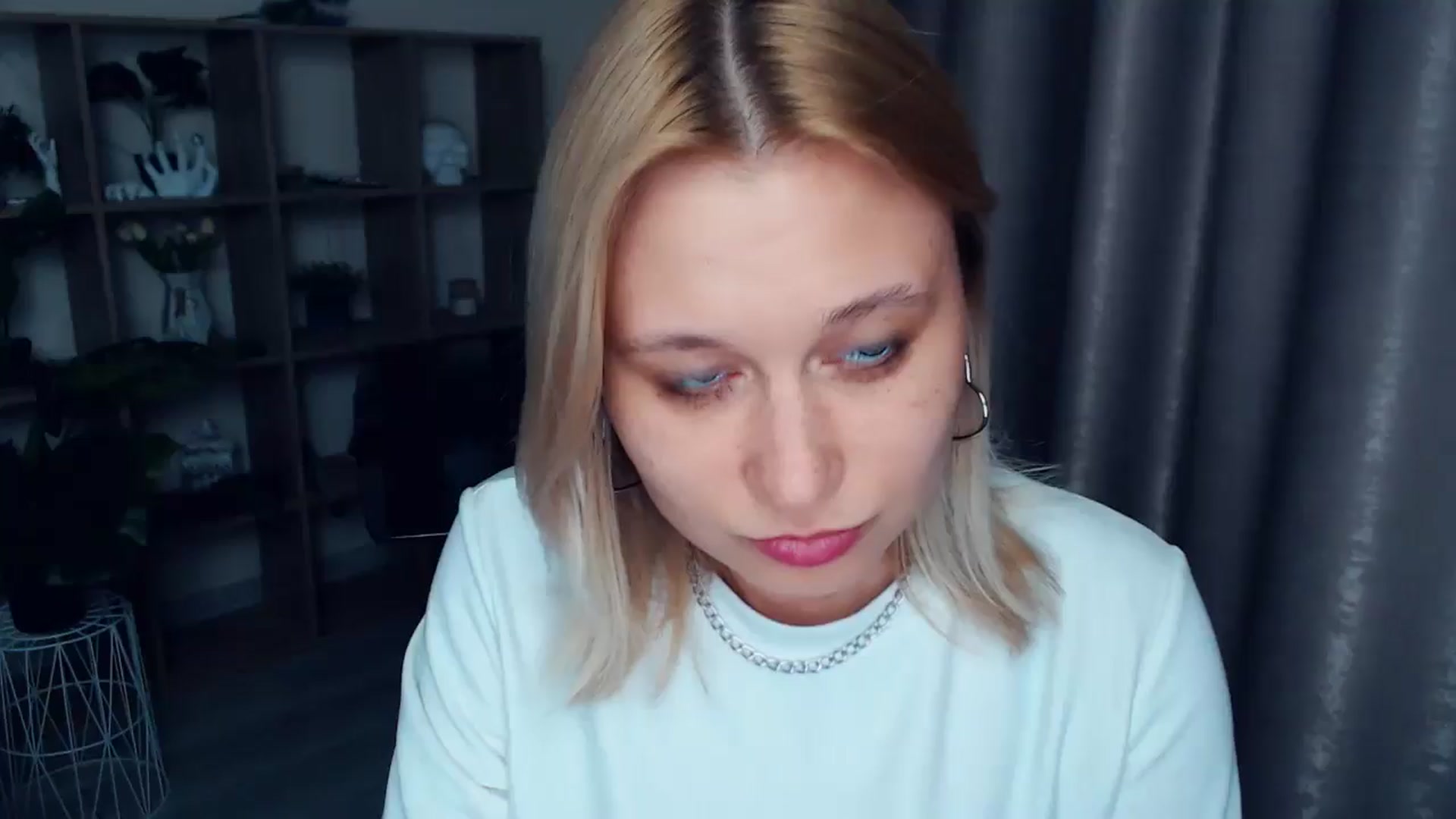 Gallery image thumbnail from Kukla_kolduna's myfreecams stream on, 04/05/2025, 17:45 image 19 of 20