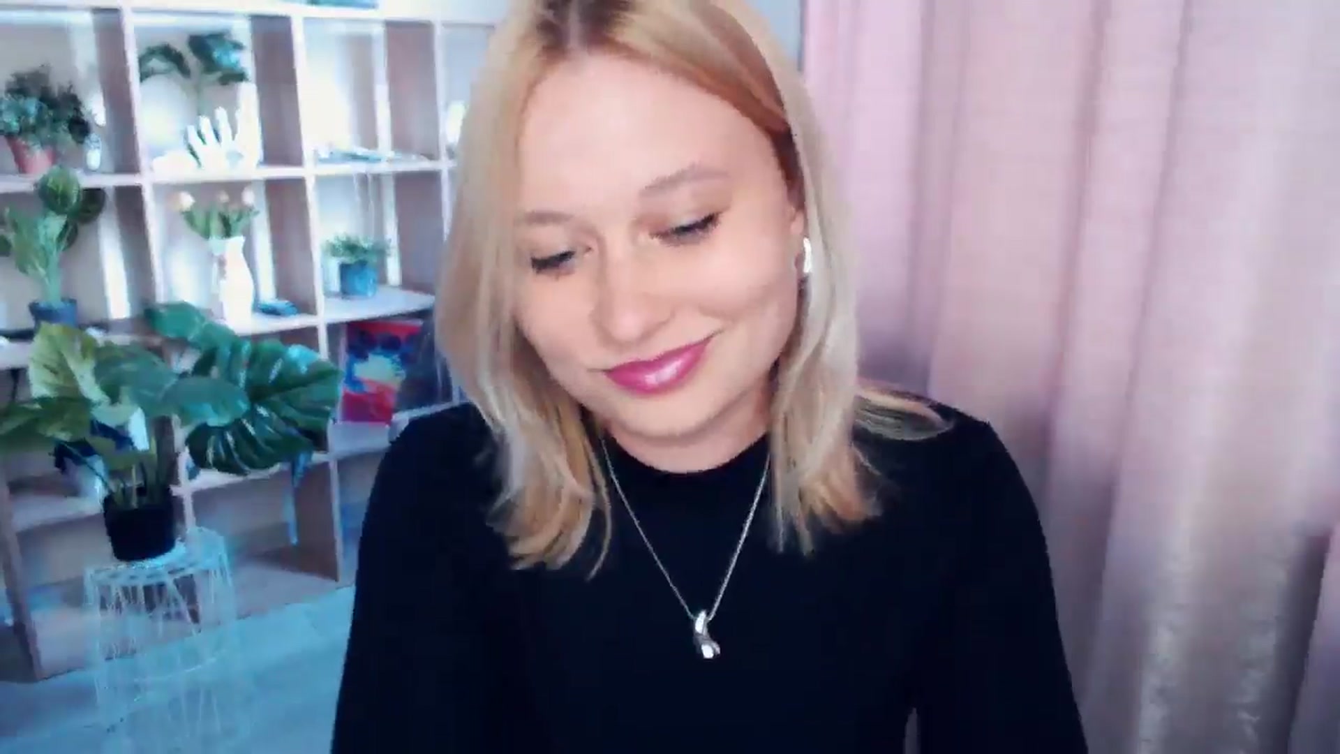Gallery image thumbnail from Kukla_kolduna's myfreecams stream on, 04/06/2025, 14:57 image 9 of 20