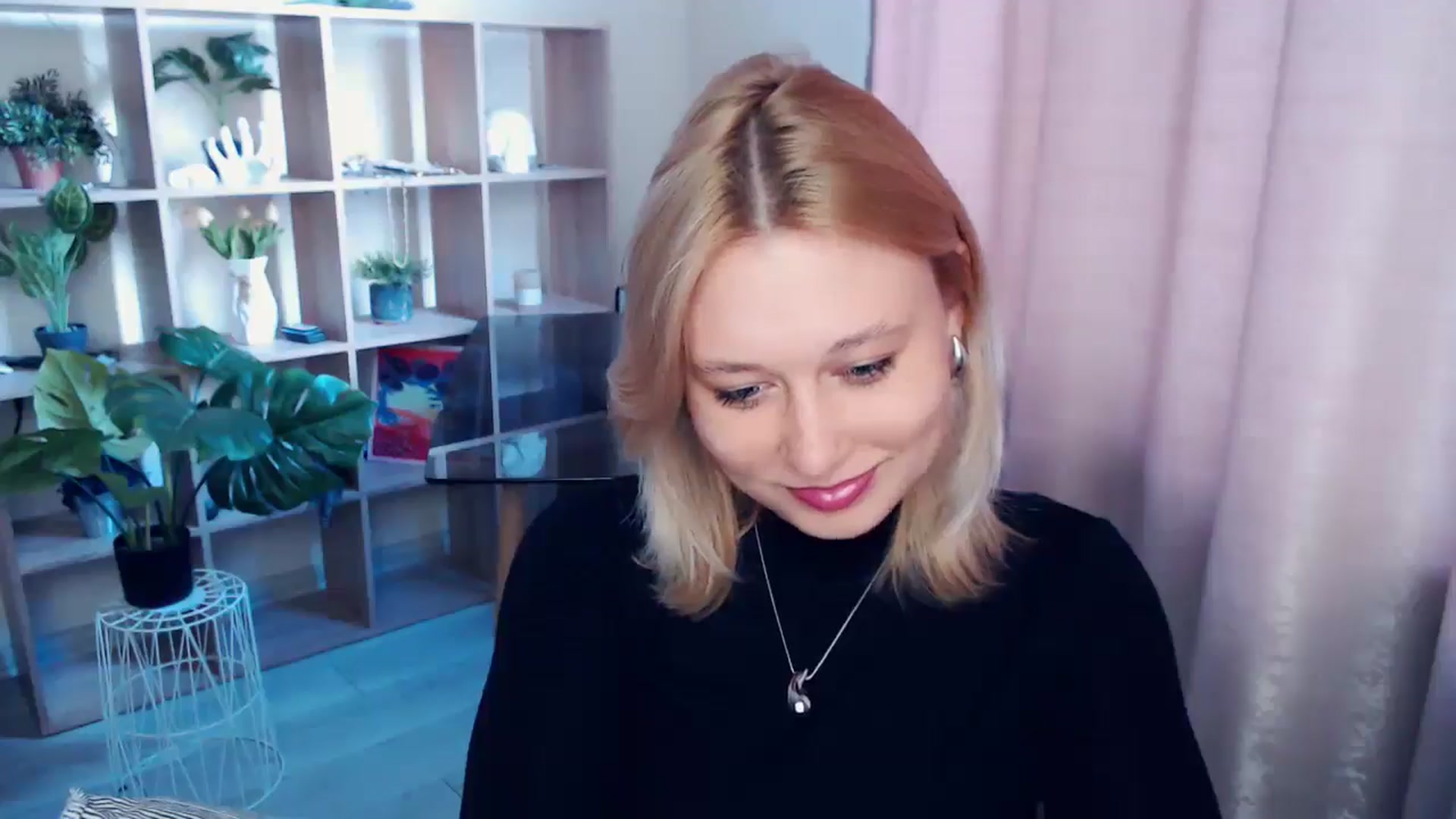 Gallery image thumbnail from Kukla_kolduna's myfreecams stream on, 04/06/2025, 14:57 image 14 of 20