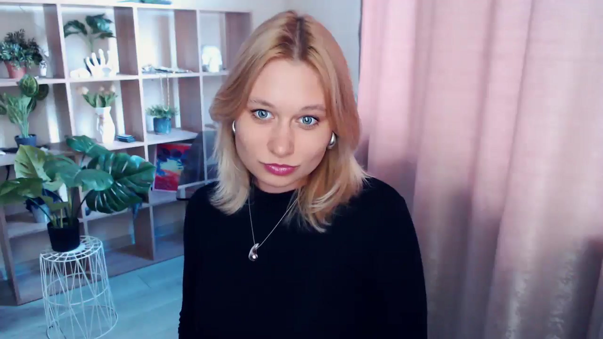 Gallery image thumbnail from Kukla_kolduna's myfreecams stream on, 04/06/2025, 14:57 image 6 of 20