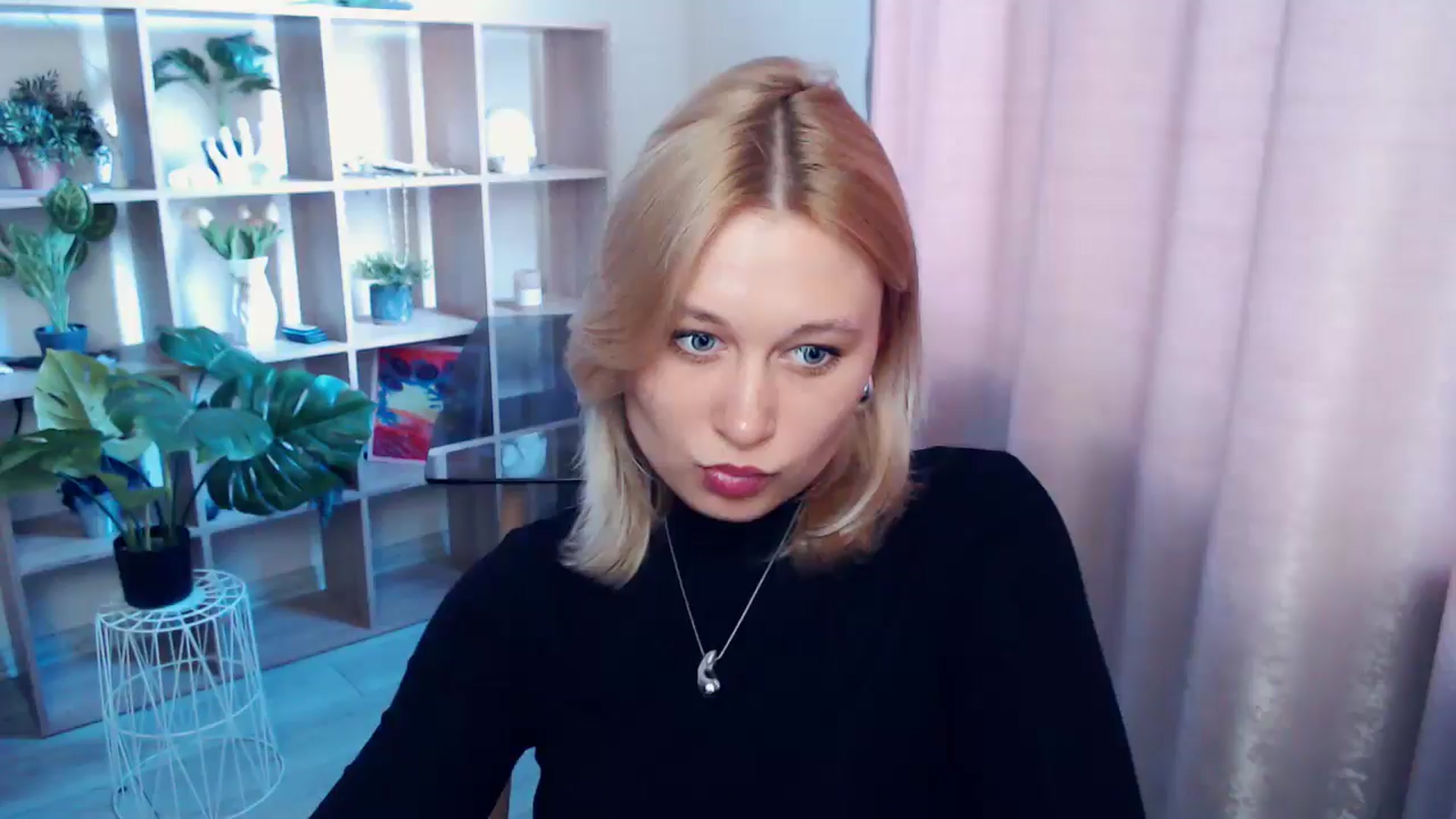 Gallery image thumbnail from Kukla_kolduna's myfreecams stream on, 04/06/2025, 14:57 image 19 of 20