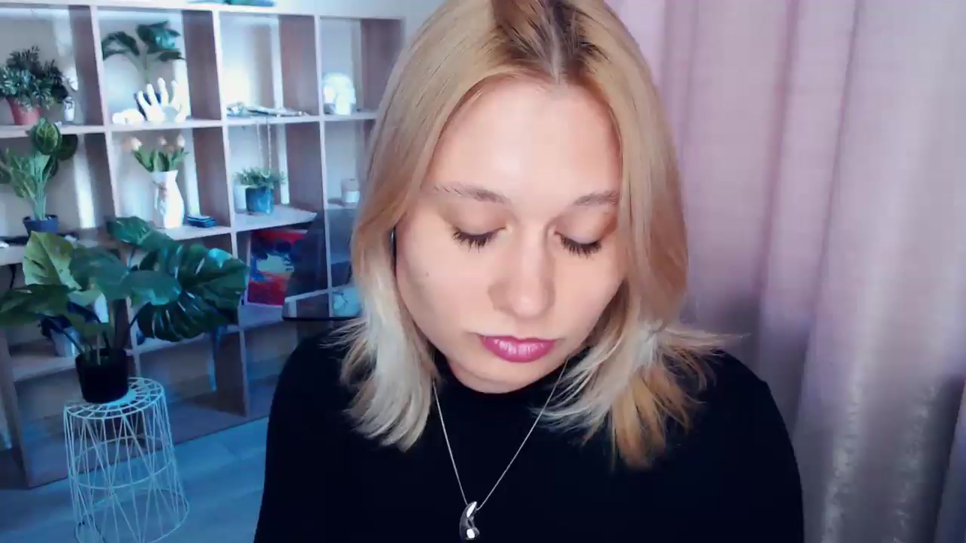 Gallery image thumbnail from Kukla_kolduna's myfreecams stream on, 04/06/2025, 14:57 image 12 of 20