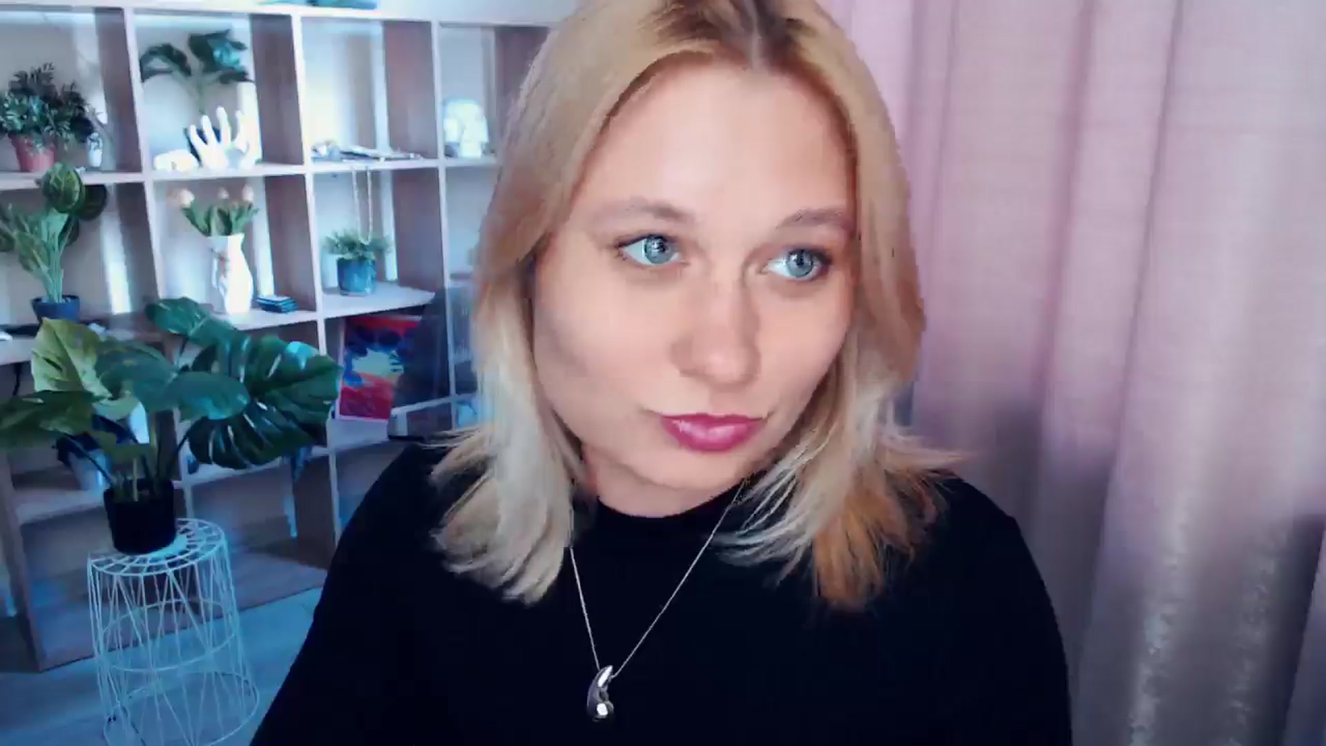 Gallery image thumbnail from Kukla_kolduna's myfreecams stream on, 04/06/2025, 14:57 image 10 of 20