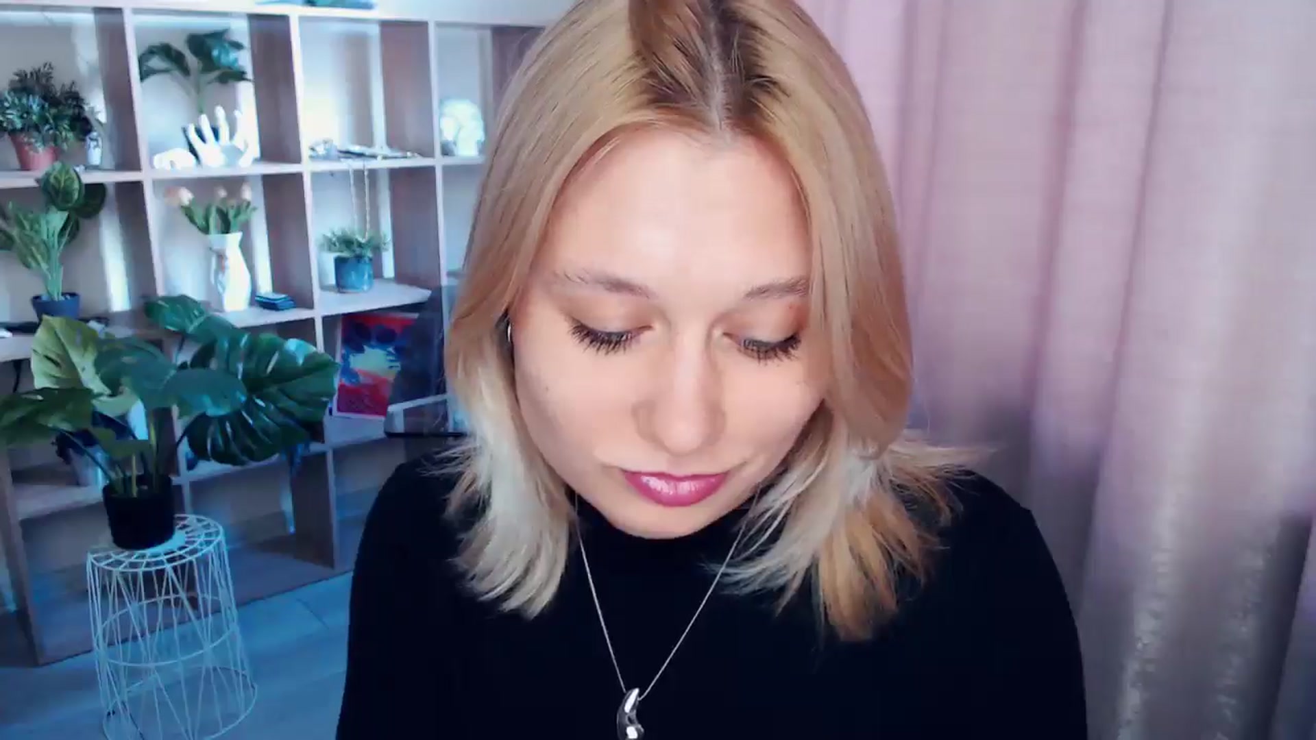 Gallery image thumbnail from Kukla_kolduna's myfreecams stream on, 04/06/2025, 14:57 image 11 of 20