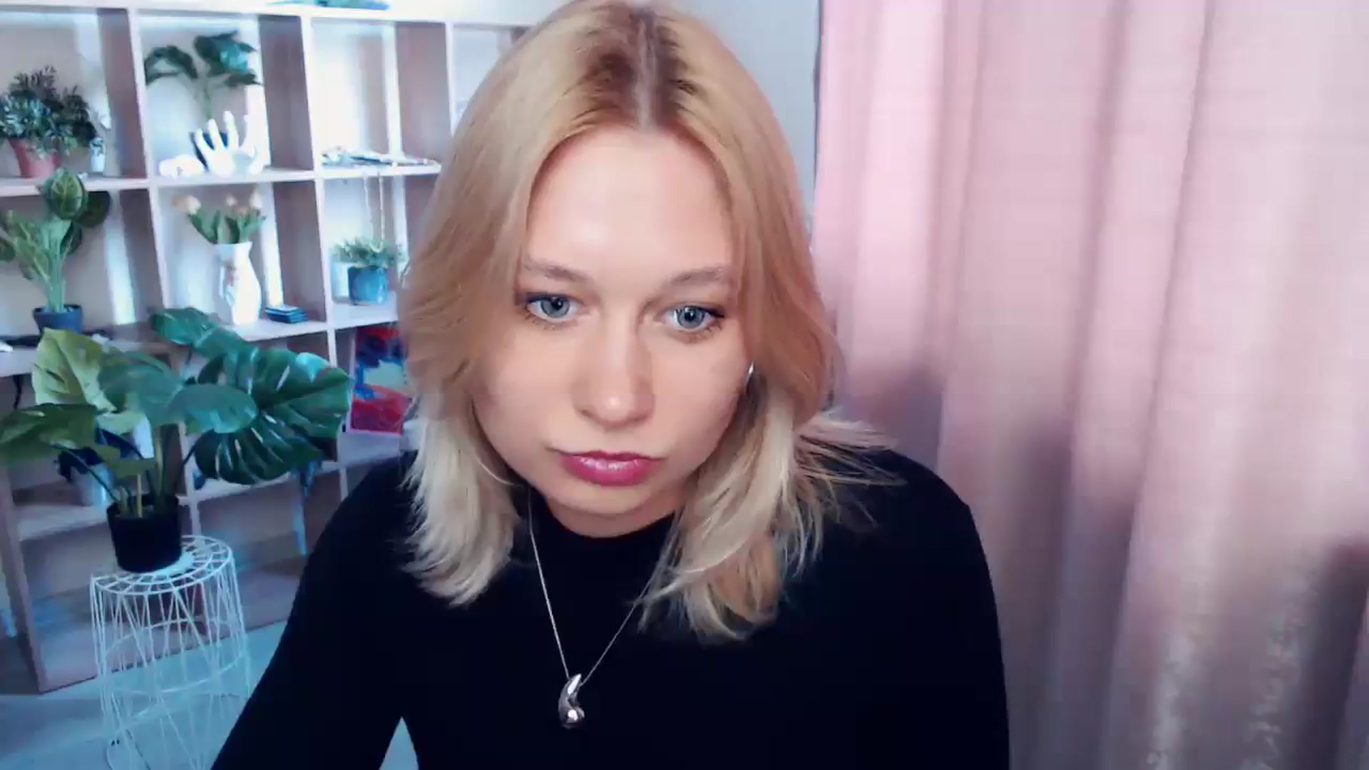 Gallery image thumbnail from Kukla_kolduna's myfreecams stream on, 04/06/2025, 14:57 image 4 of 20