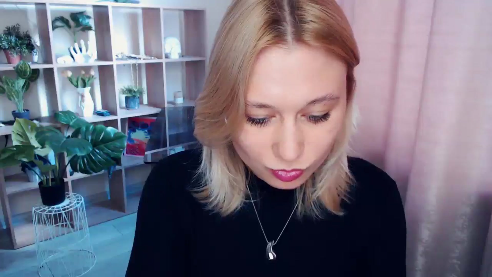 Gallery image thumbnail from Kukla_kolduna's myfreecams stream on, 04/06/2025, 14:57 image 8 of 20