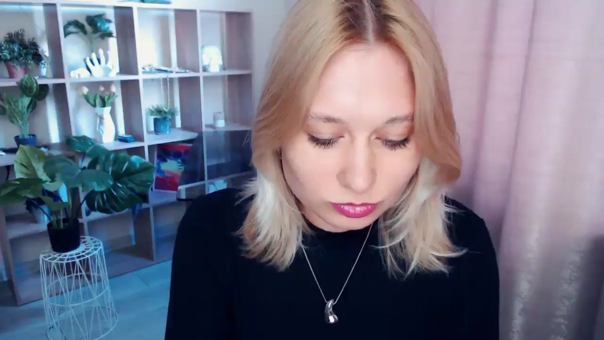 Gallery image thumbnail from Kukla_kolduna's myfreecams stream on, 04/06/2025, 14:57 image 2 of 20