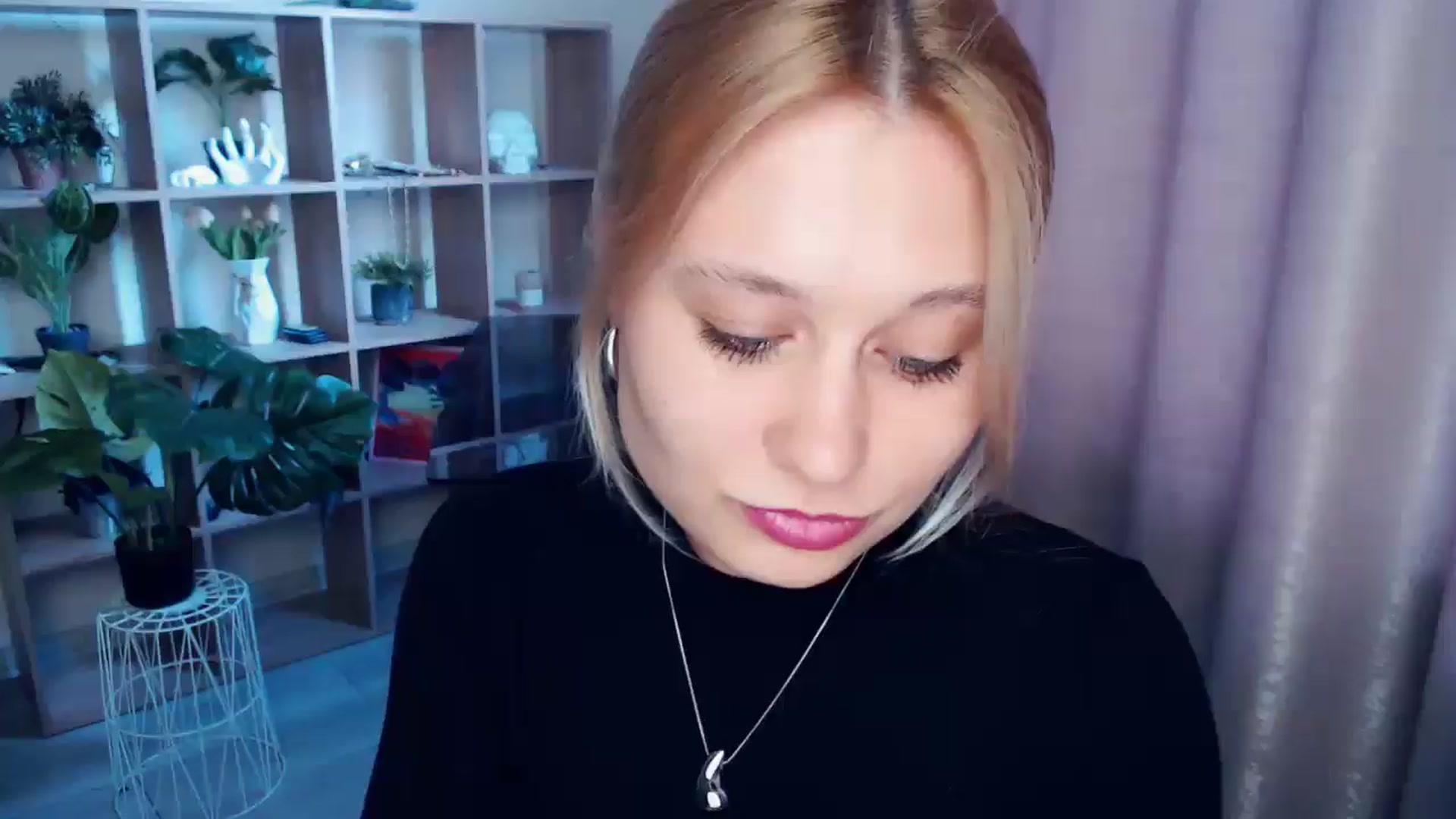 Gallery image thumbnail from Kukla_kolduna's myfreecams stream on, 04/06/2025, 16:02 image 10 of 20