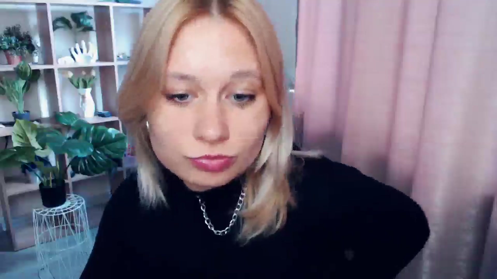 Gallery image thumbnail from Kukla_kolduna's myfreecams stream on, 04/06/2025, 16:02 image 4 of 20
