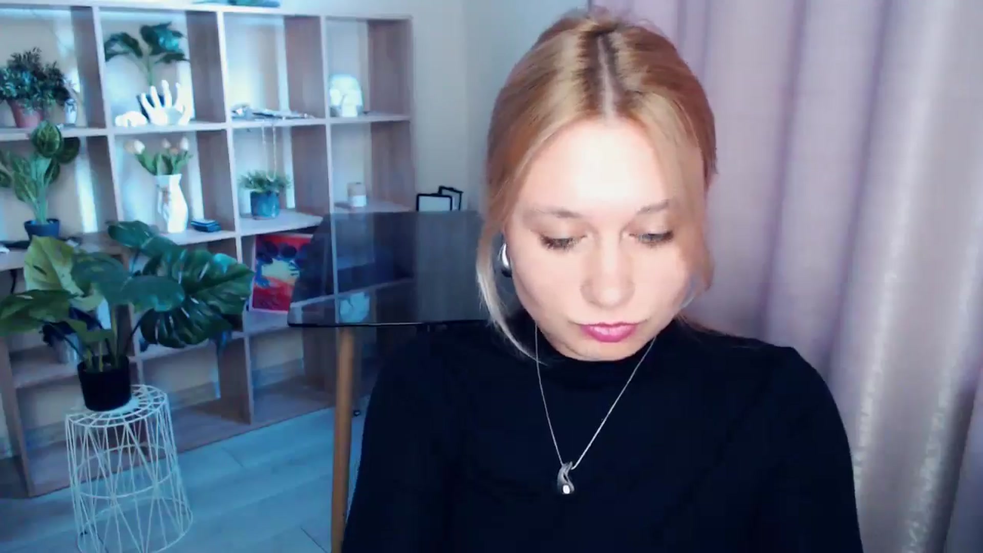 Gallery image thumbnail from Kukla_kolduna's myfreecams stream on, 04/06/2025, 16:02 image 11 of 20