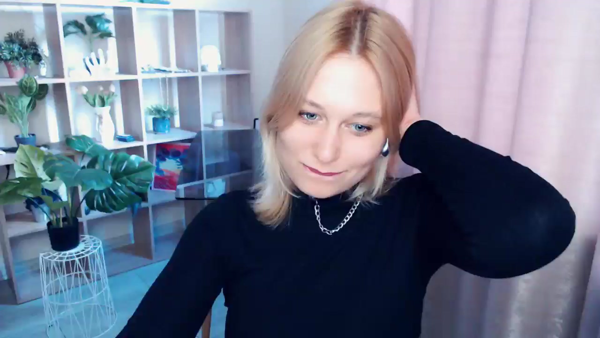 Gallery image thumbnail from Kukla_kolduna's myfreecams stream on, 04/06/2025, 16:02 image 1 of 20