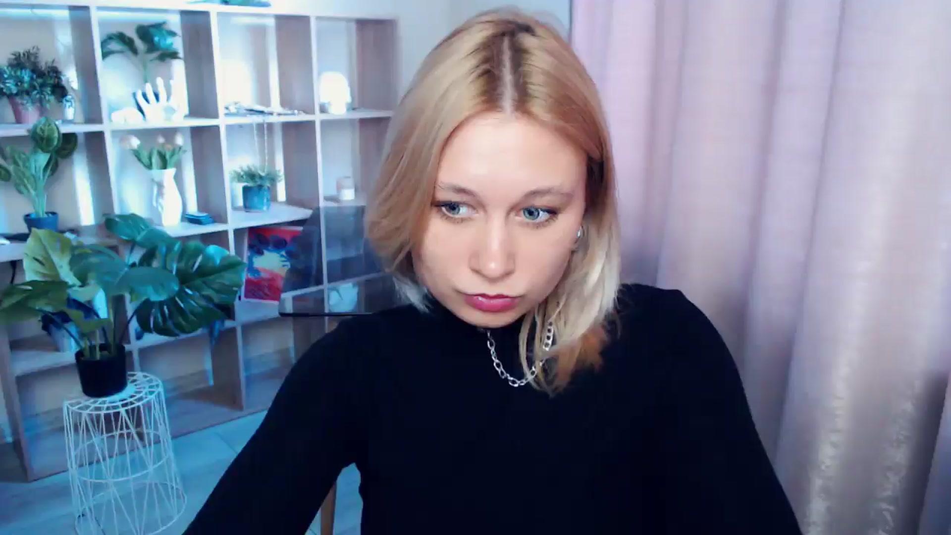 Gallery image thumbnail from Kukla_kolduna's myfreecams stream on, 04/06/2025, 16:02 image 7 of 20