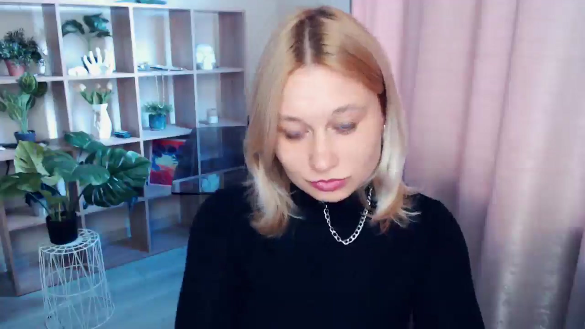 Gallery image thumbnail from Kukla_kolduna's myfreecams stream on, 04/06/2025, 16:02 image 3 of 20