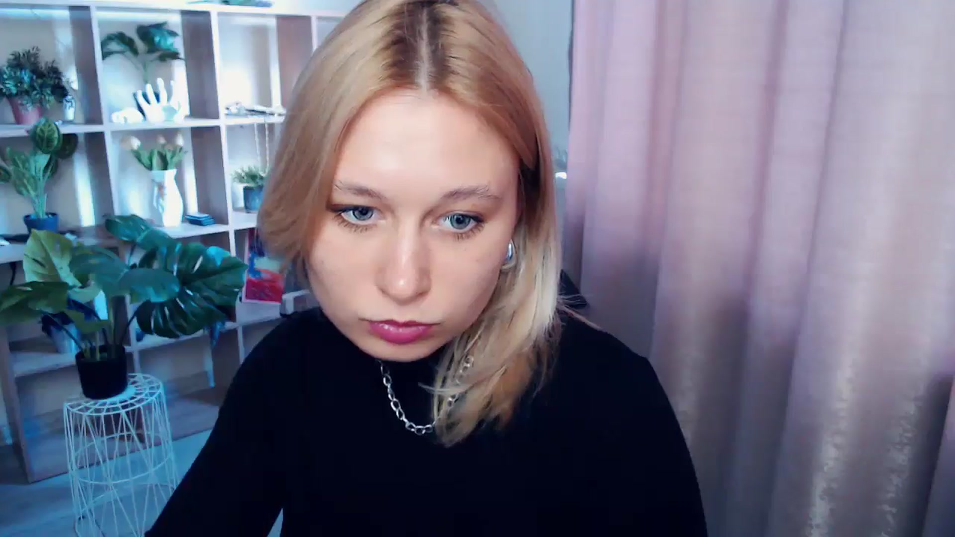 Gallery image thumbnail from Kukla_kolduna's myfreecams stream on, 04/06/2025, 16:02 image 6 of 20