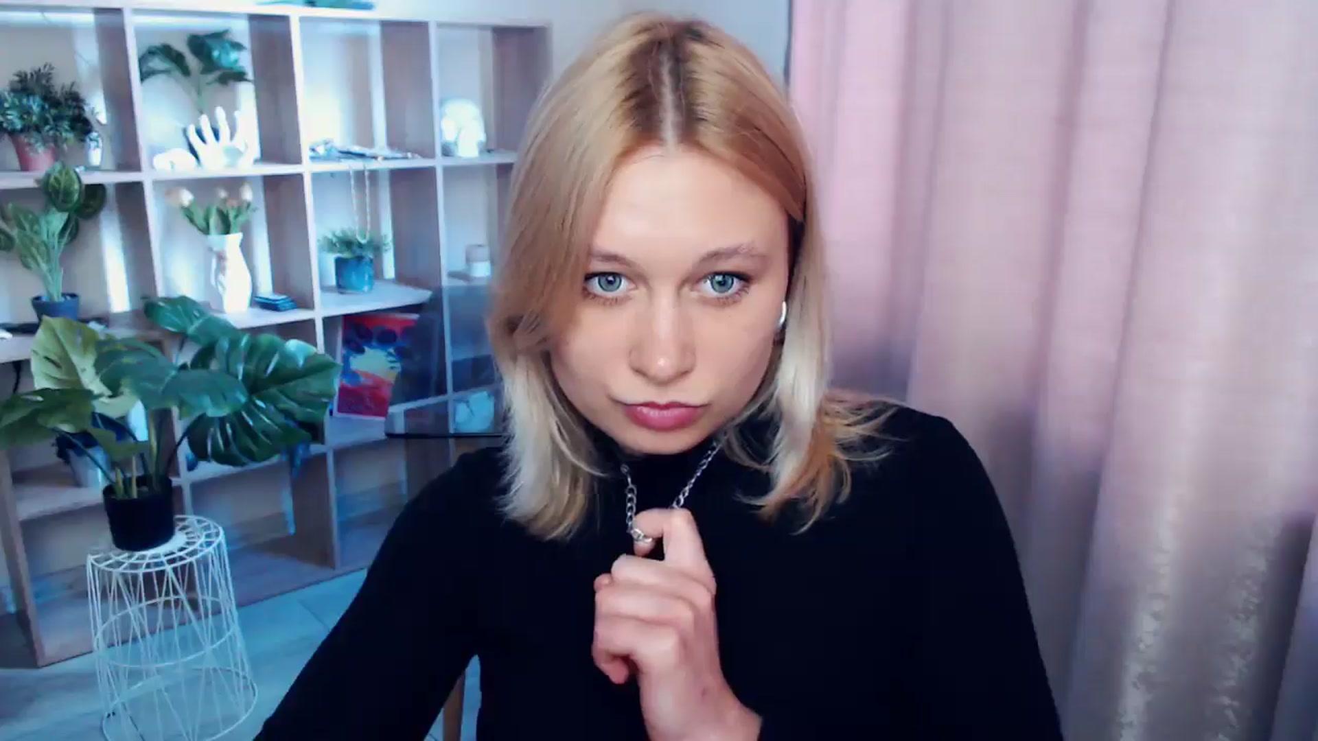 Gallery image thumbnail from Kukla_kolduna's myfreecams stream on, 04/06/2025, 16:02 image 2 of 20