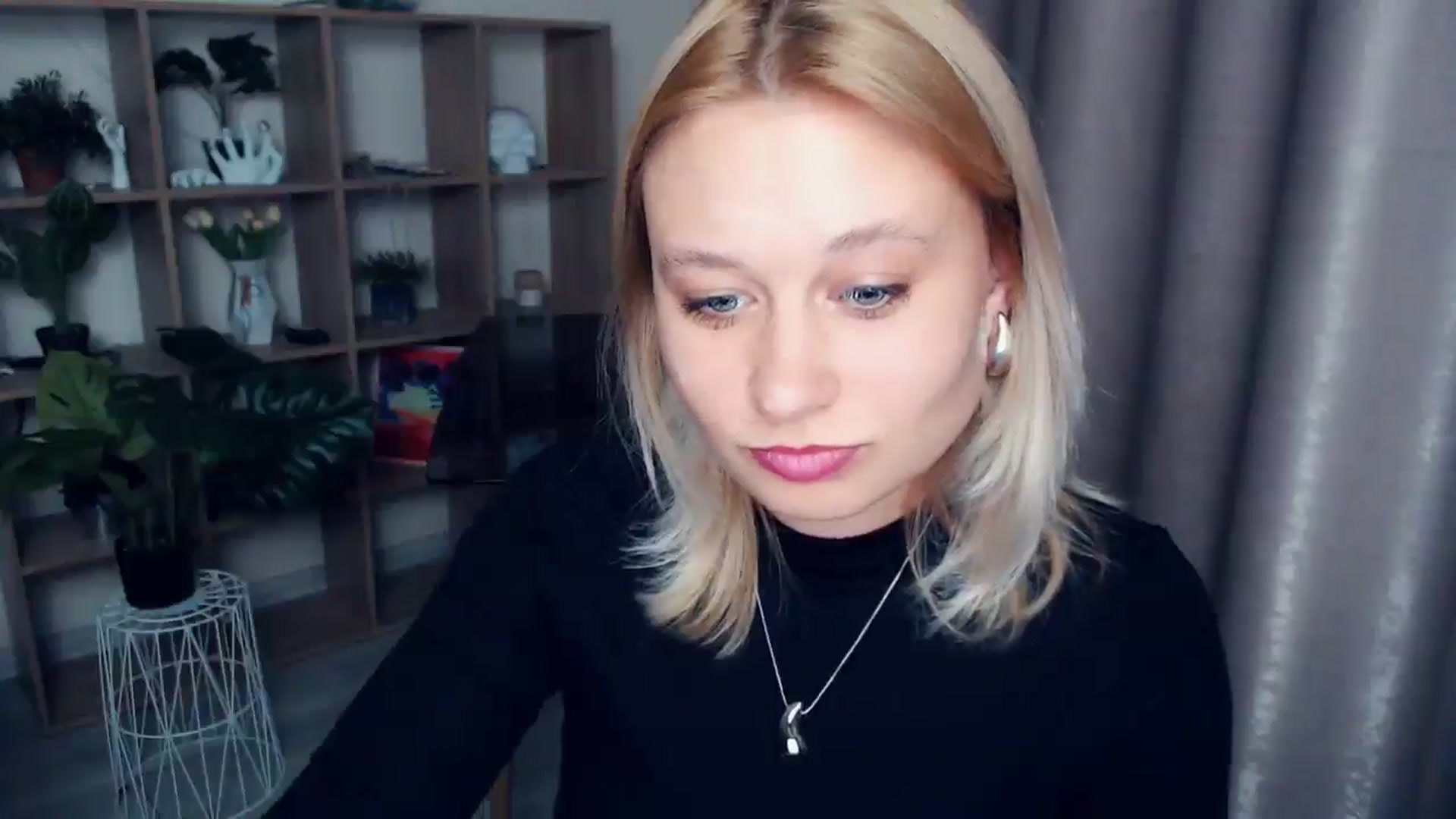 Gallery image thumbnail from Kukla_kolduna's myfreecams stream on, 04/06/2025, 17:49 image 18 of 20