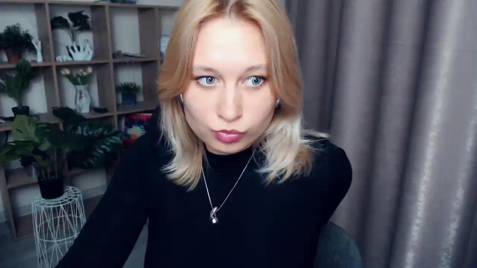Gallery image thumbnail from Kukla_kolduna's myfreecams stream on, 04/06/2025, 17:49 image 15 of 20