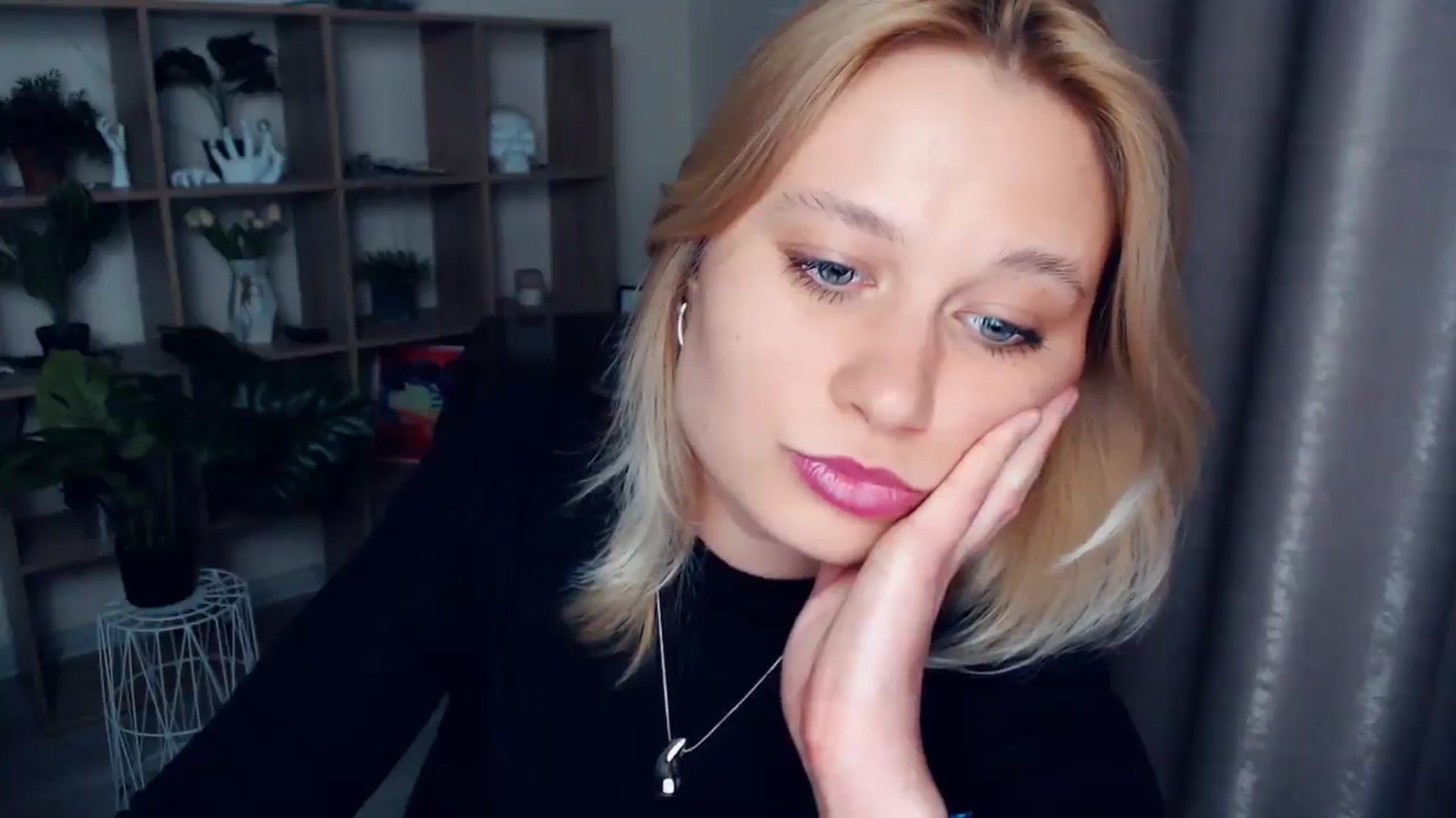Gallery image thumbnail from Kukla_kolduna's myfreecams stream on, 04/06/2025, 17:49 image 11 of 20