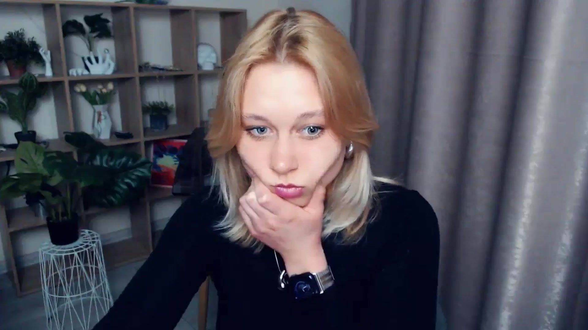 Gallery image thumbnail from Kukla_kolduna's myfreecams stream on, 04/06/2025, 17:49 image 16 of 20