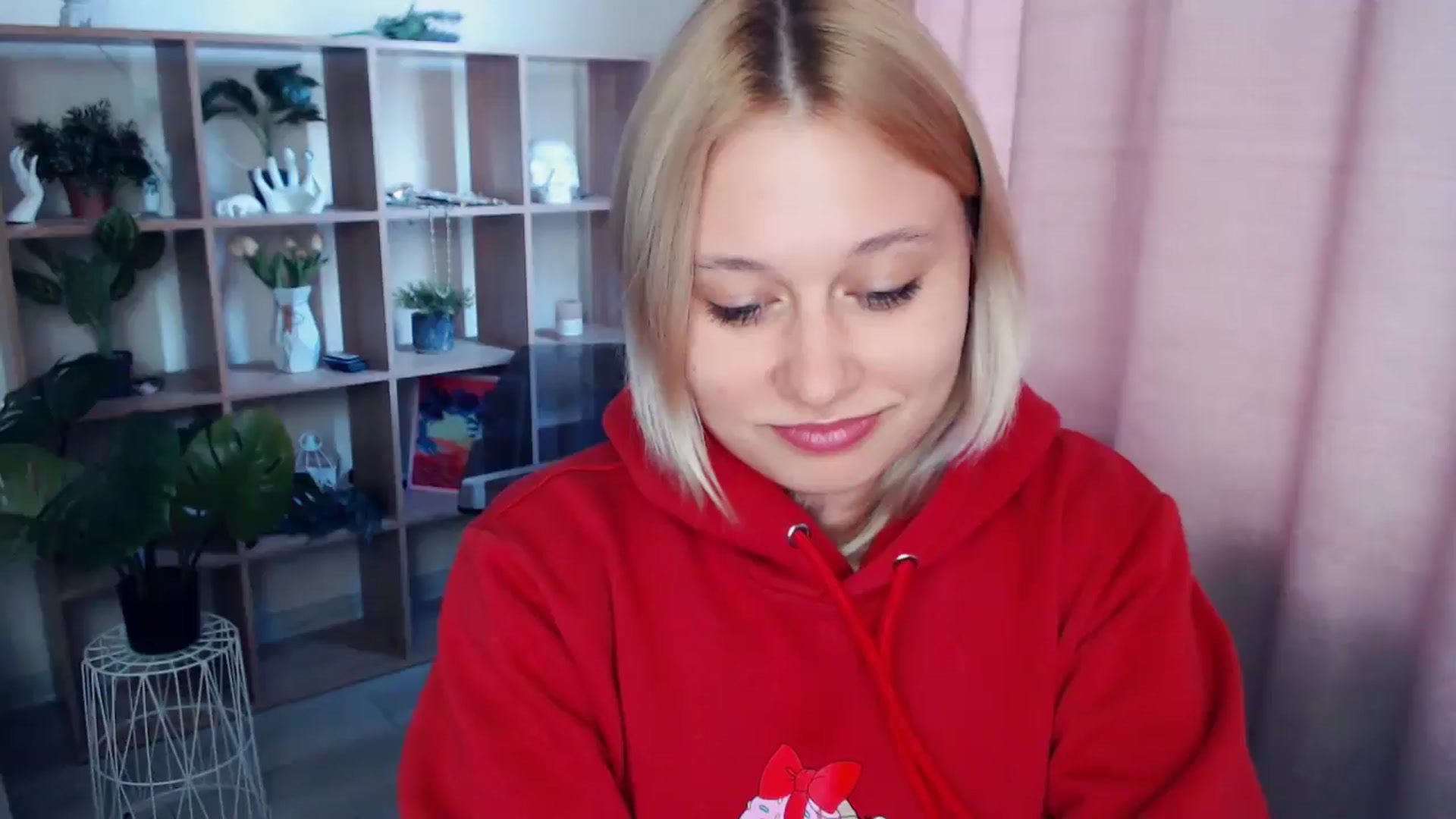 Gallery image thumbnail from Kukla_kolduna's myfreecams stream on, 04/09/2025, 16:34 image 1 of 20