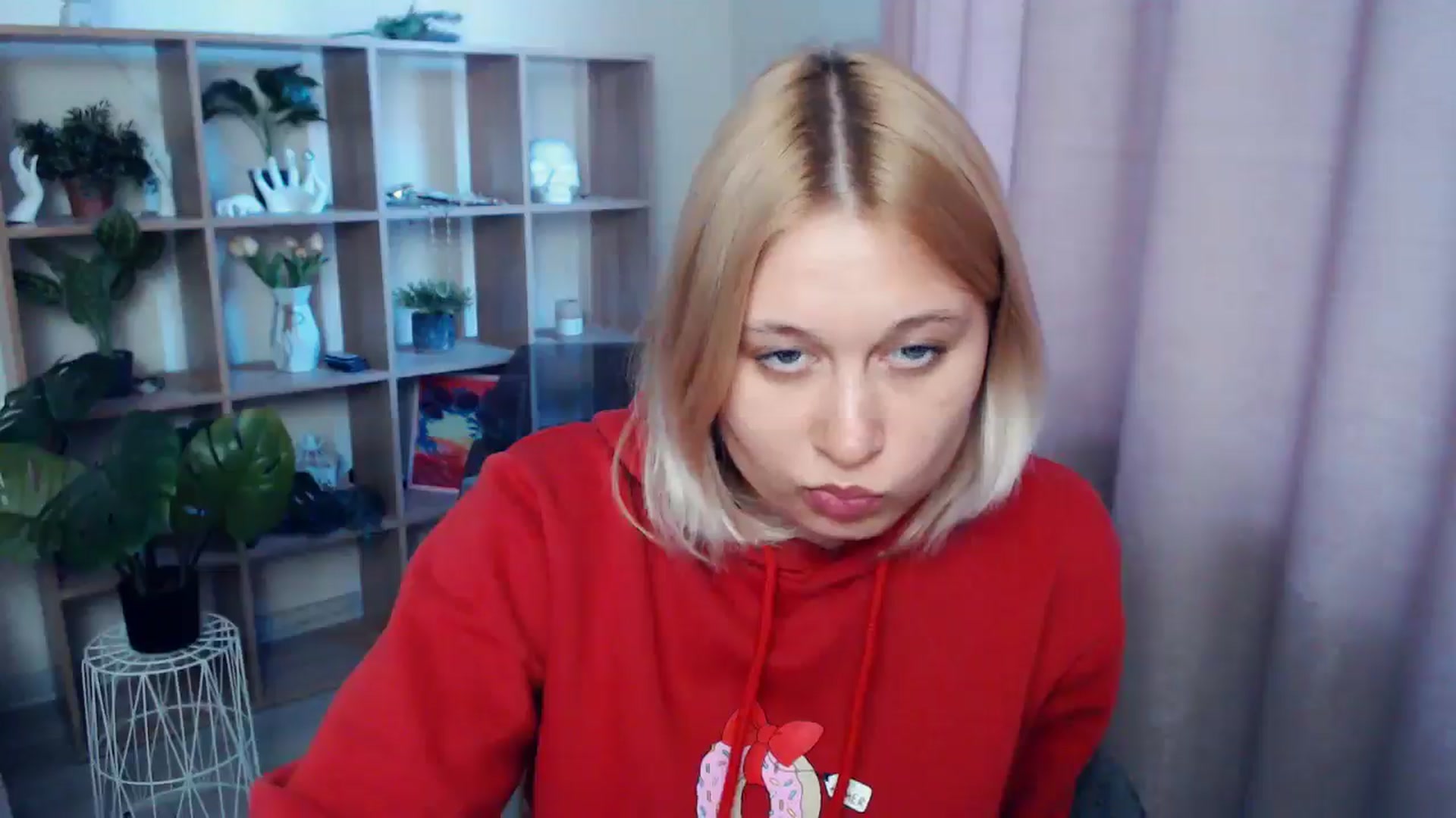 Gallery image thumbnail from Kukla_kolduna's myfreecams stream on, 04/09/2025, 16:34 image 14 of 20