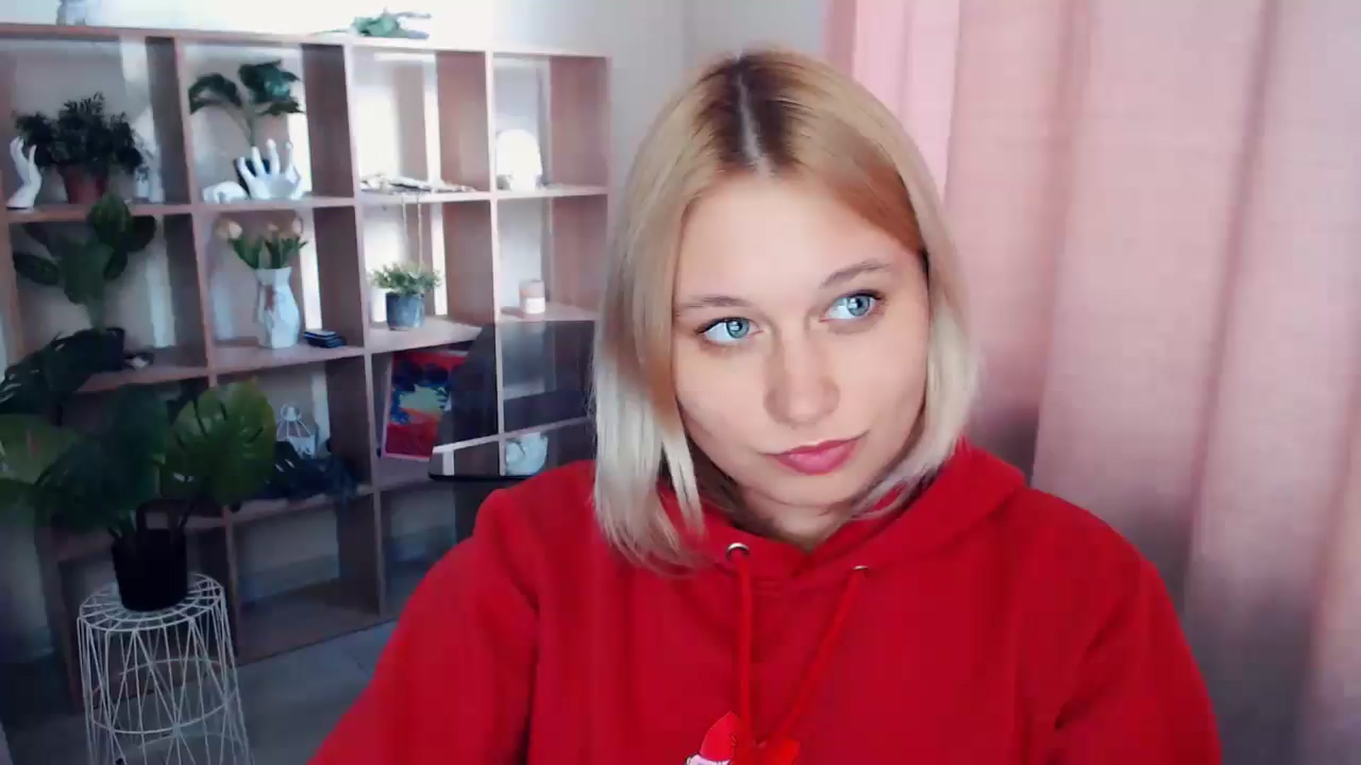 Gallery image thumbnail from Kukla_kolduna's myfreecams stream on, 04/09/2025, 16:34 image 4 of 20