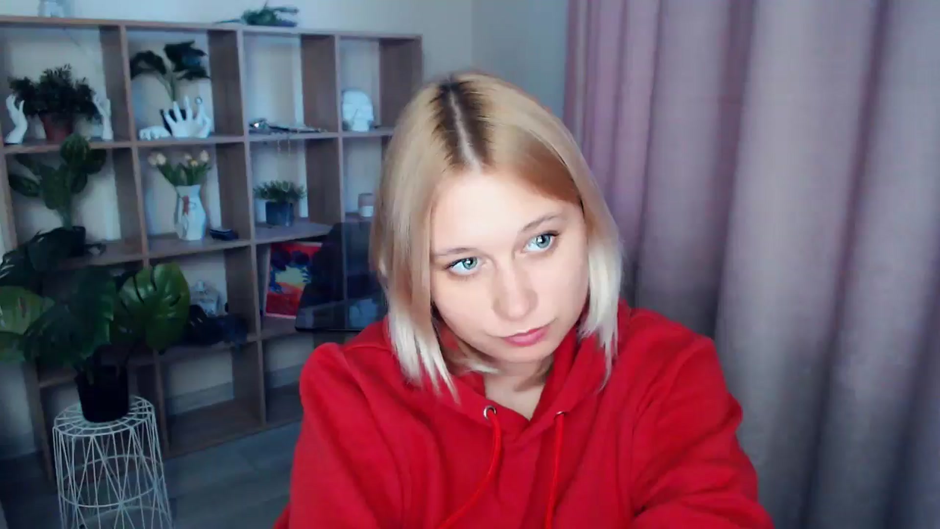 Gallery image thumbnail from Kukla_kolduna's myfreecams stream on, 04/09/2025, 16:34 image 18 of 20