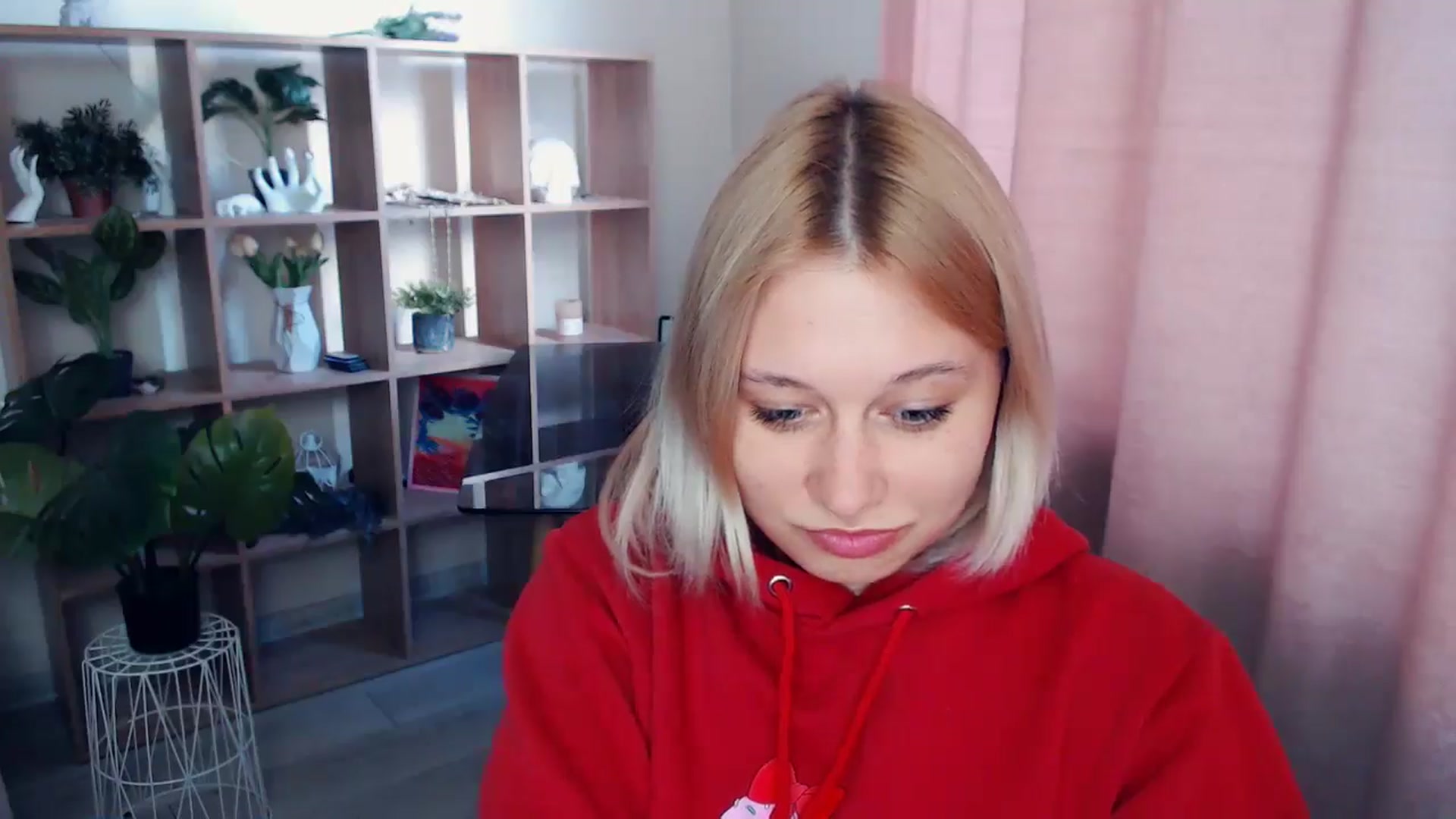 Gallery image thumbnail from Kukla_kolduna's myfreecams stream on, 04/09/2025, 16:34 image 5 of 20